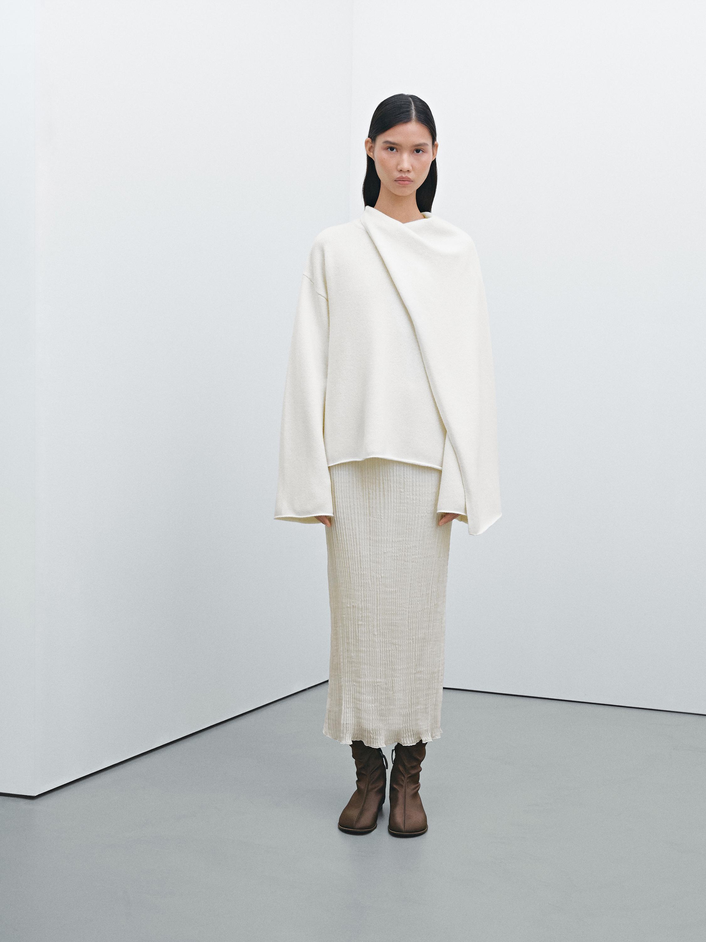 100% wool cape sweater - Limited Edition