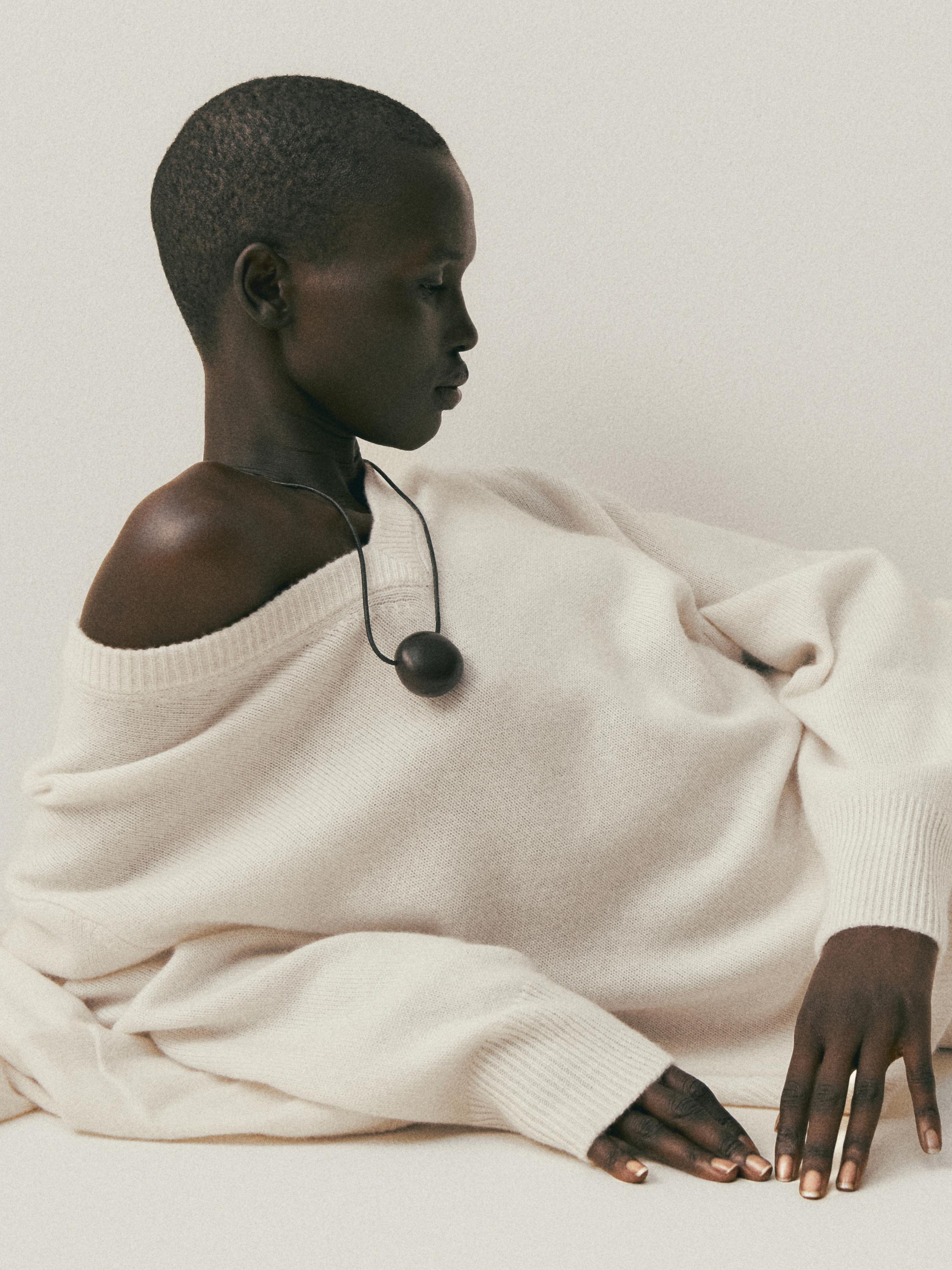 Knit 100% cashmere V-neck sweater