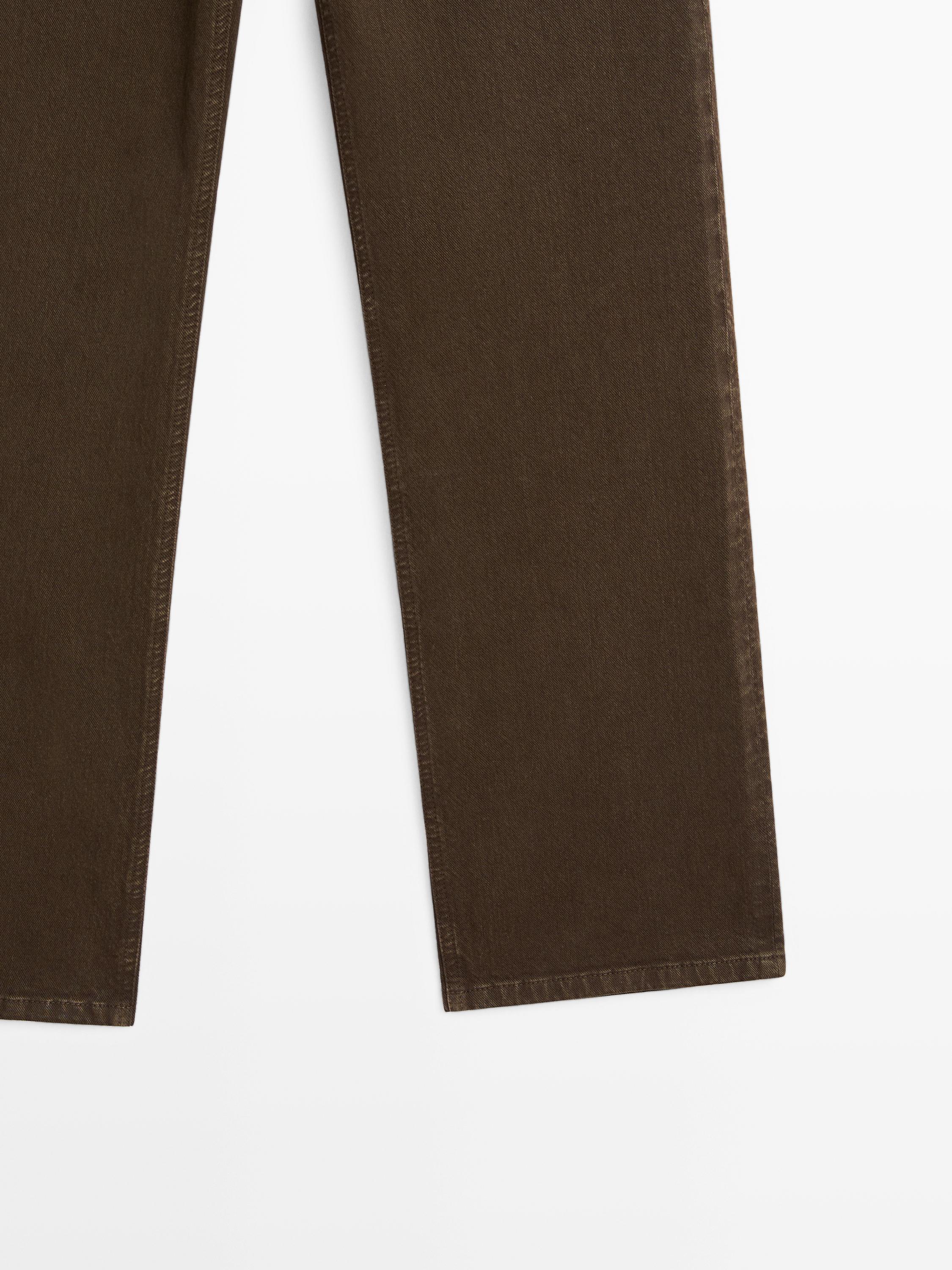 Mid-waist tapered fit jeans
