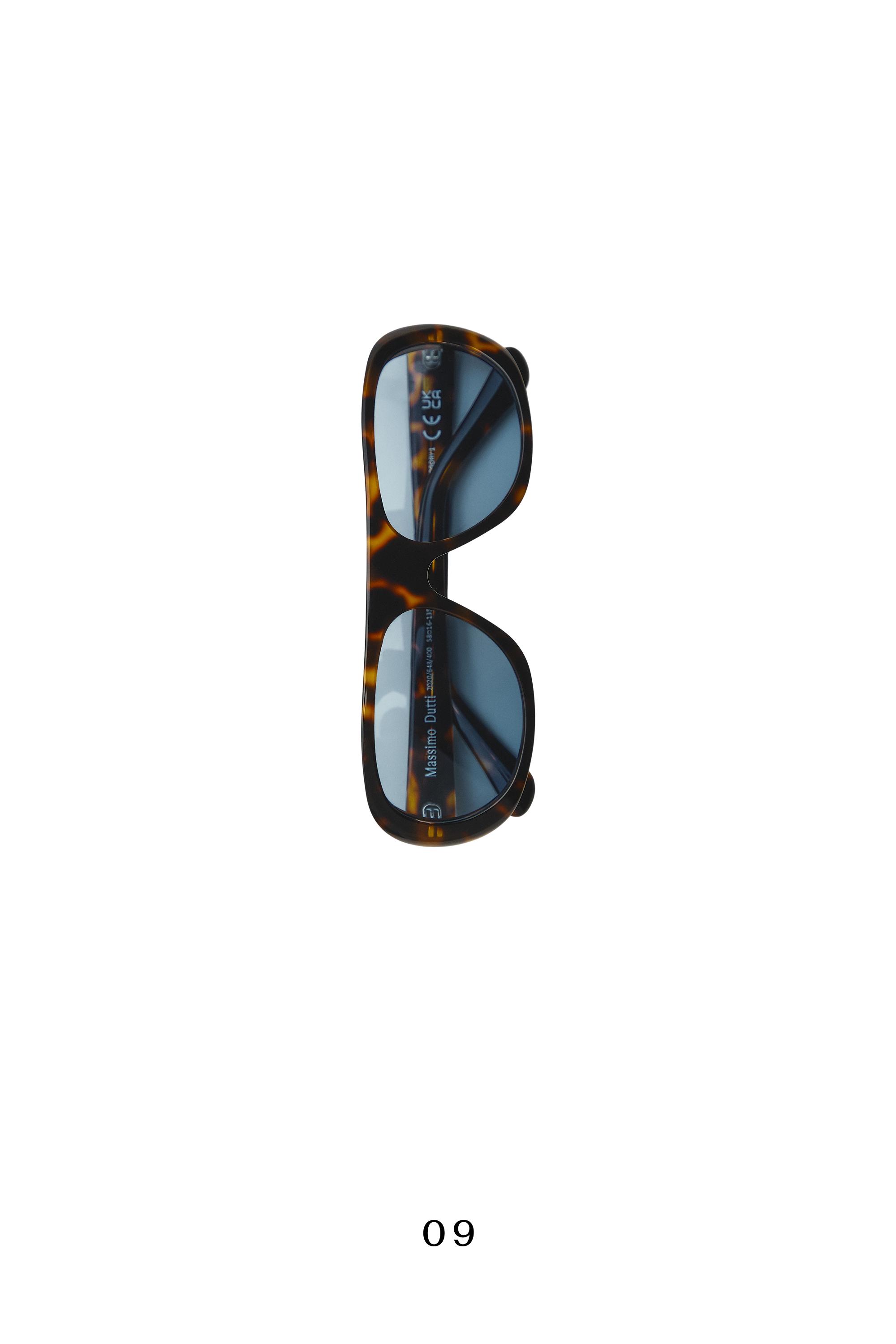 Wide tortoiseshell-effect sunglasses — BLUE