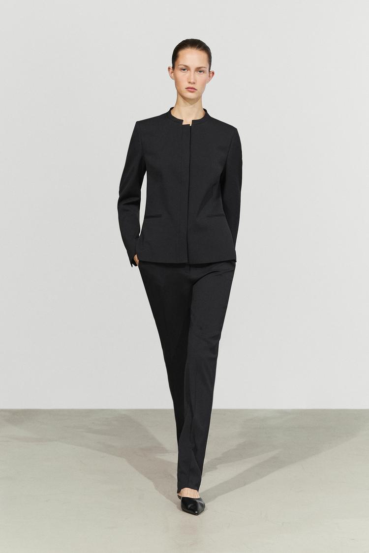 Round neck blazer with darts — BLACK