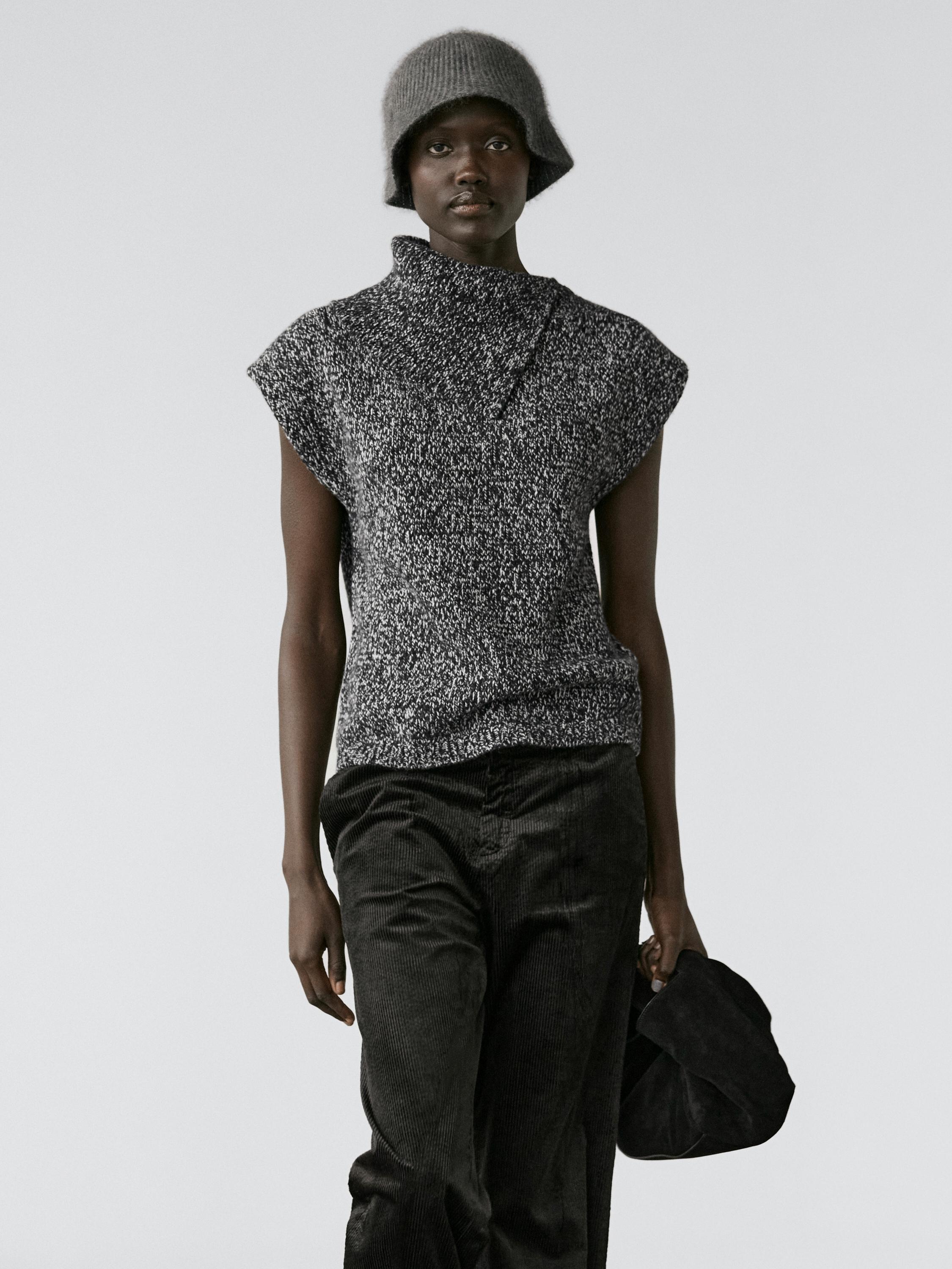 Mouliné knit vest with collar detail — BLACK
