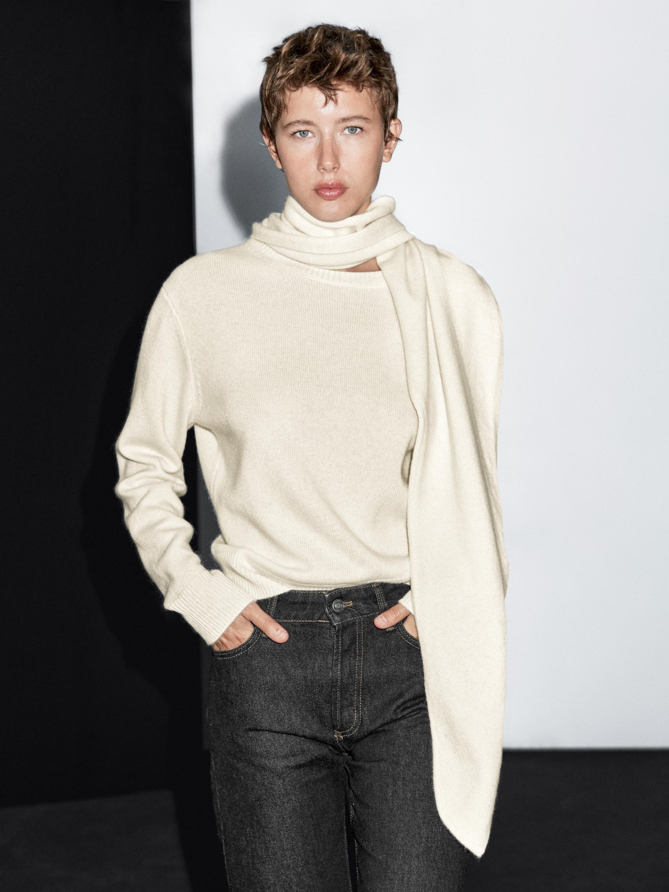 Maglia con colletto a foulard 100% cashmere