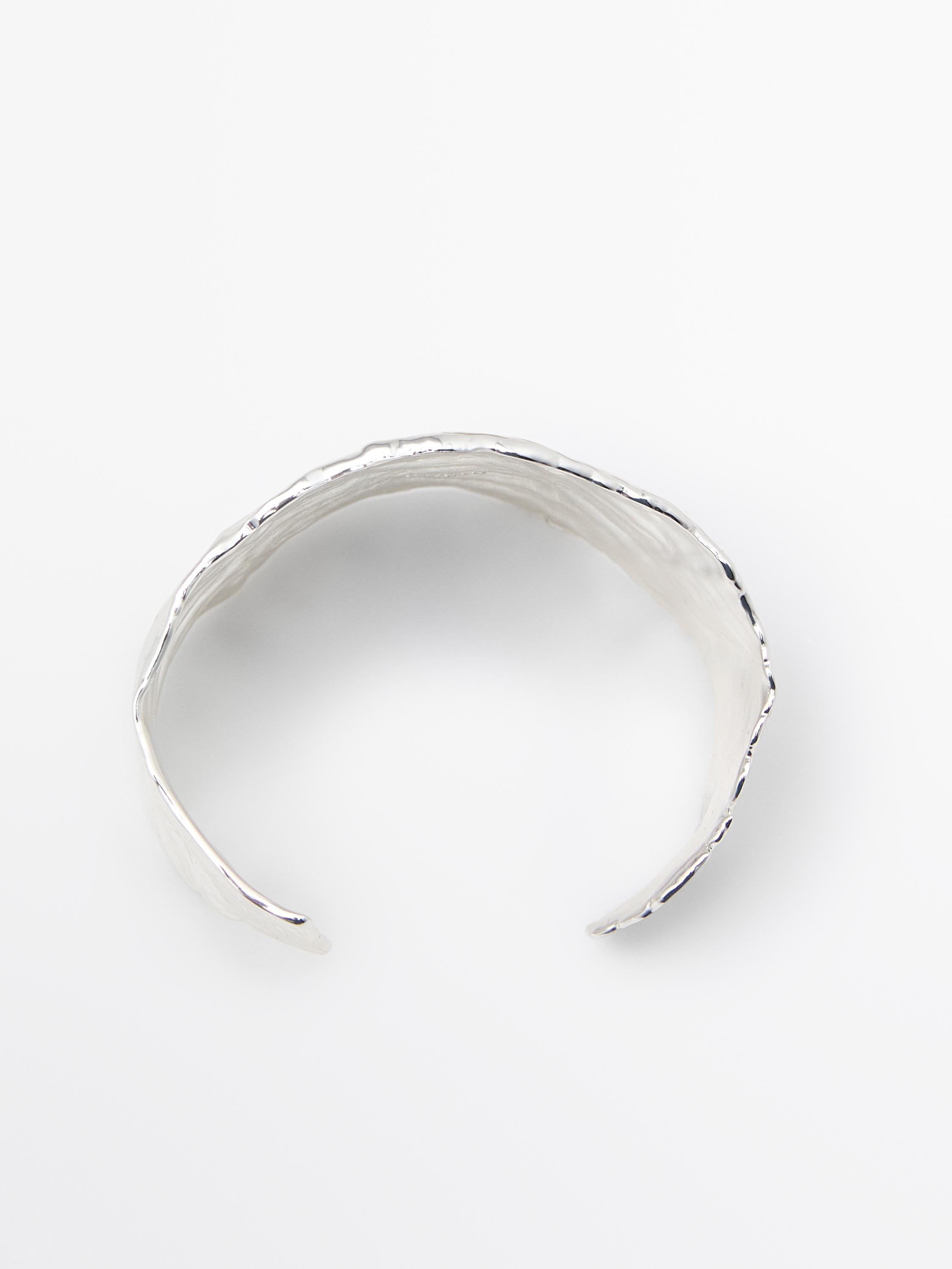 Wide textured bracelet — SILVER