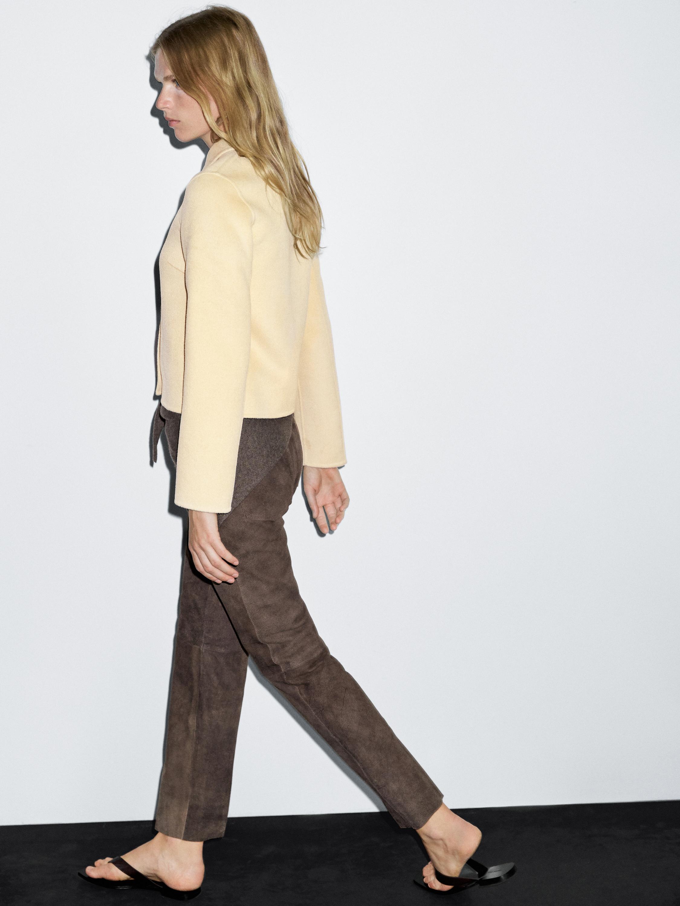 Manteau court en laine mélangée