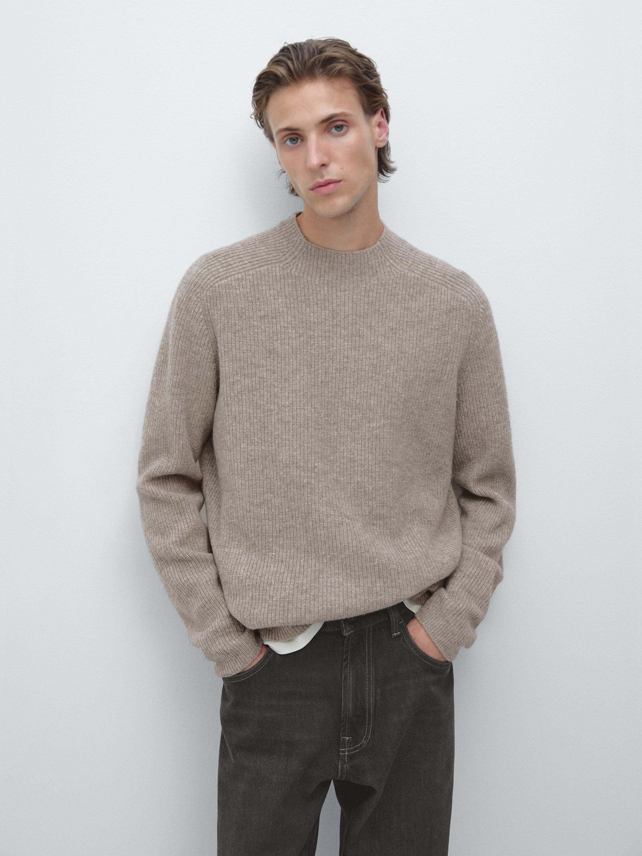 Трикотажный свитер из смесовой шерсти с высоким воротом