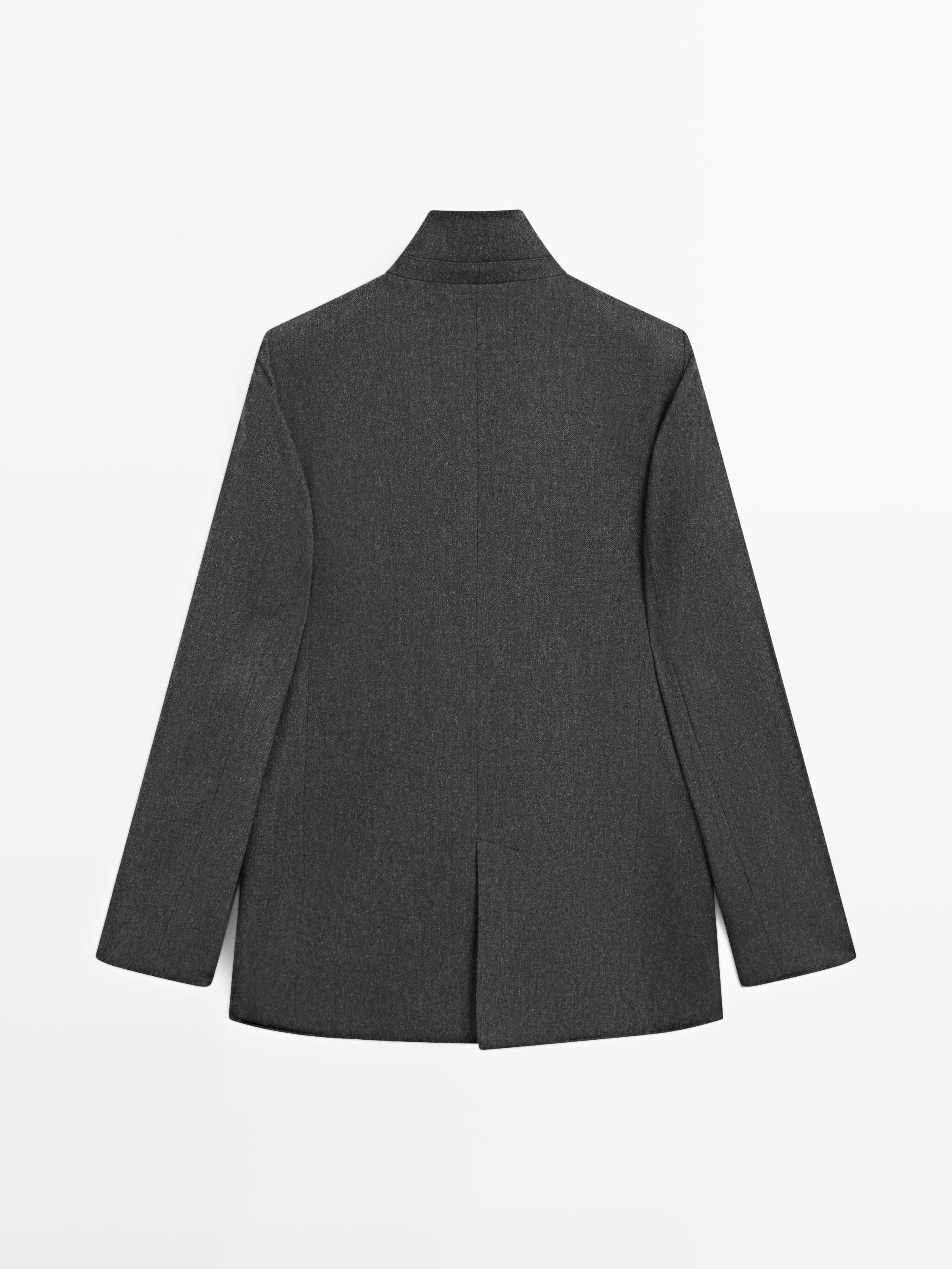 Marynarka z mieszanki wełny zapinana na trzy guziki