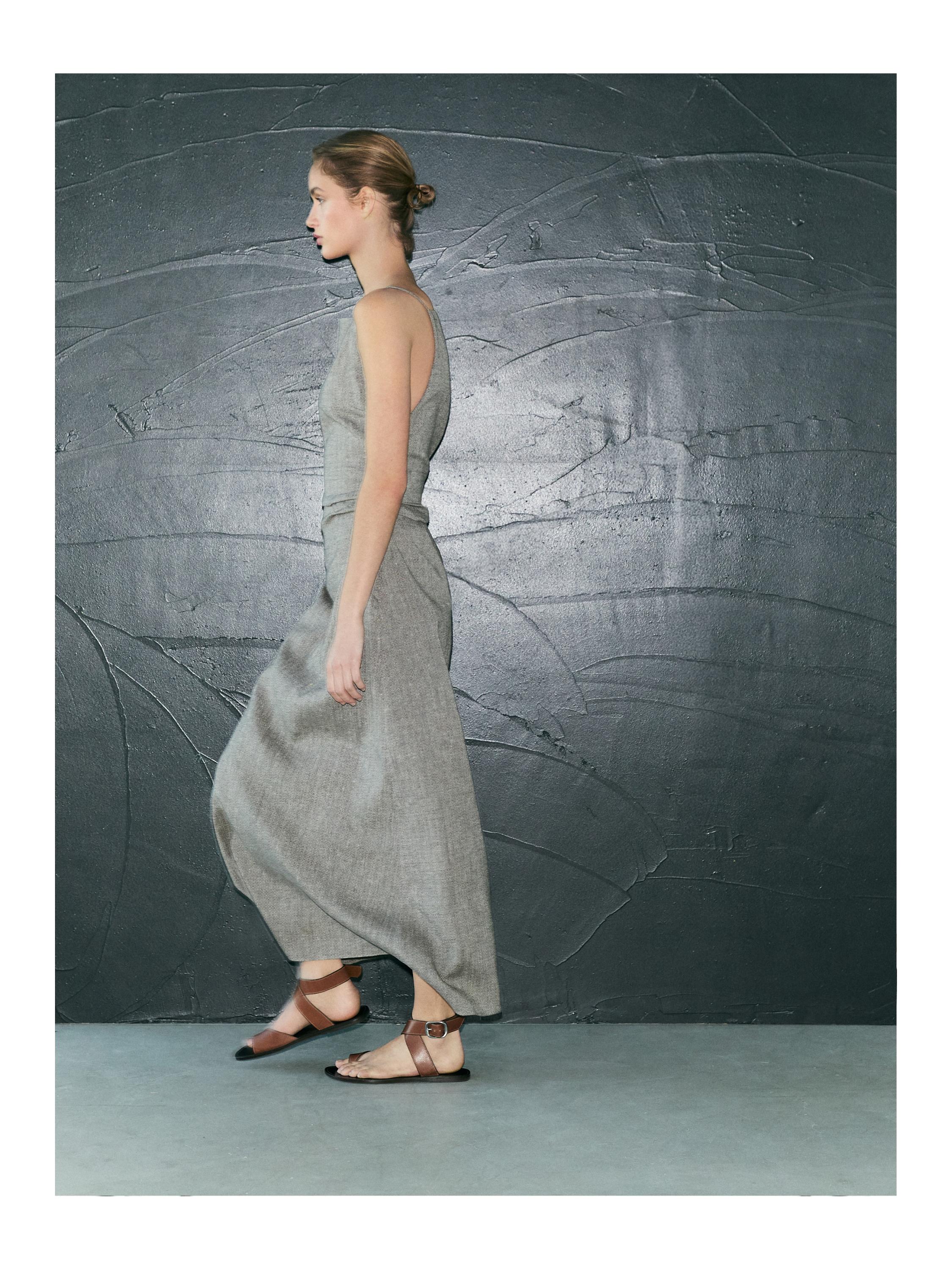 Vestido largo fluido con lino