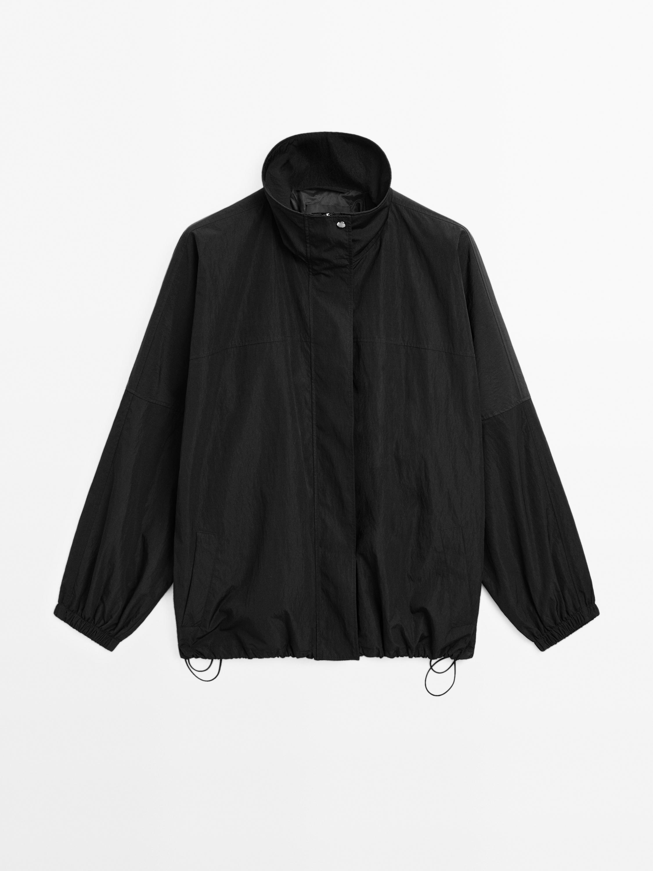 Jacke aus Funktionsstoff mit Puffärmeln und Stehkragen