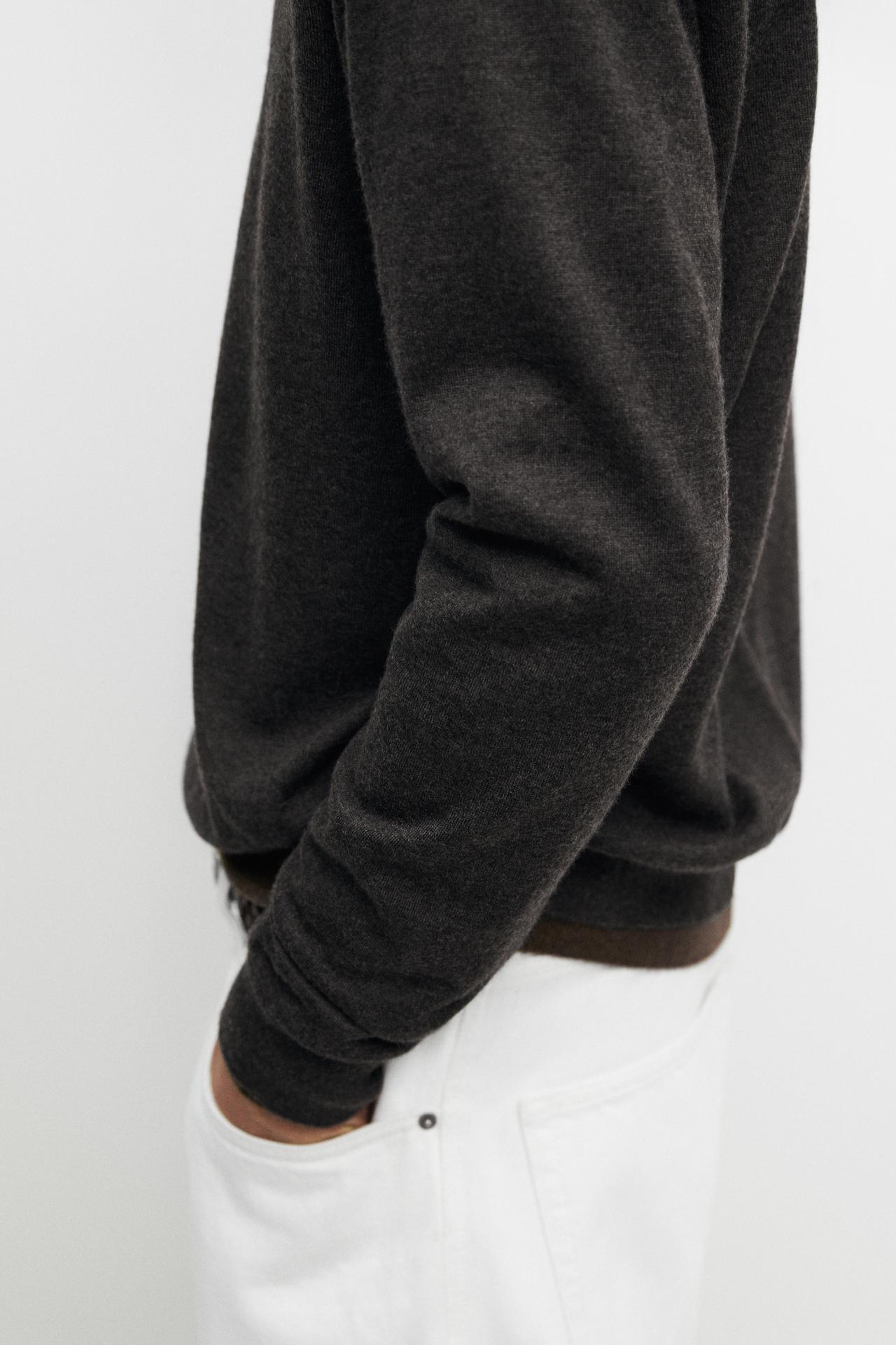 Knit 100% cashmere round neck sweater — CHARCOAL