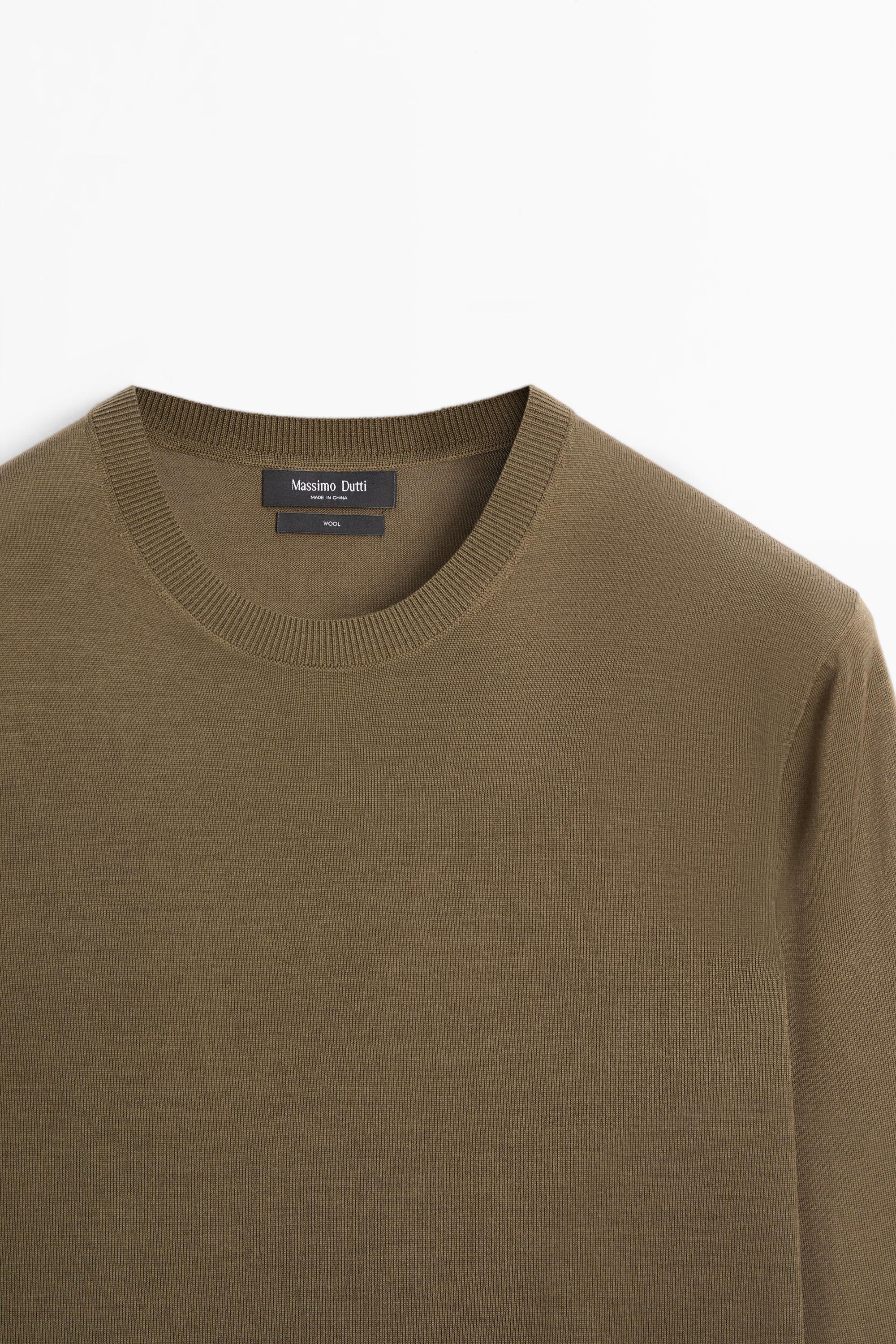 100% merino wool knit round neck sweater — OIL