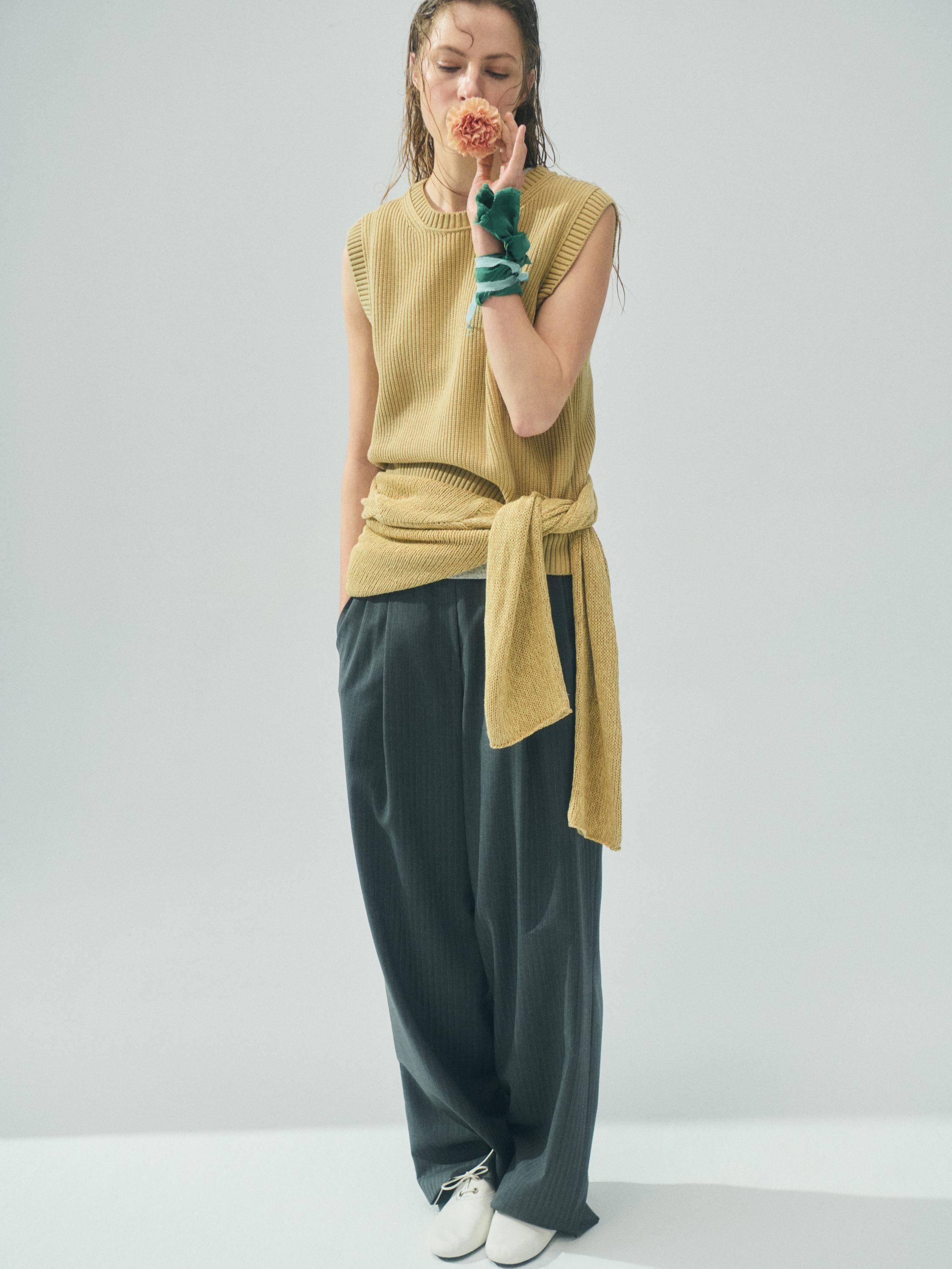 Cotton knit crew neck vest — GREENISH