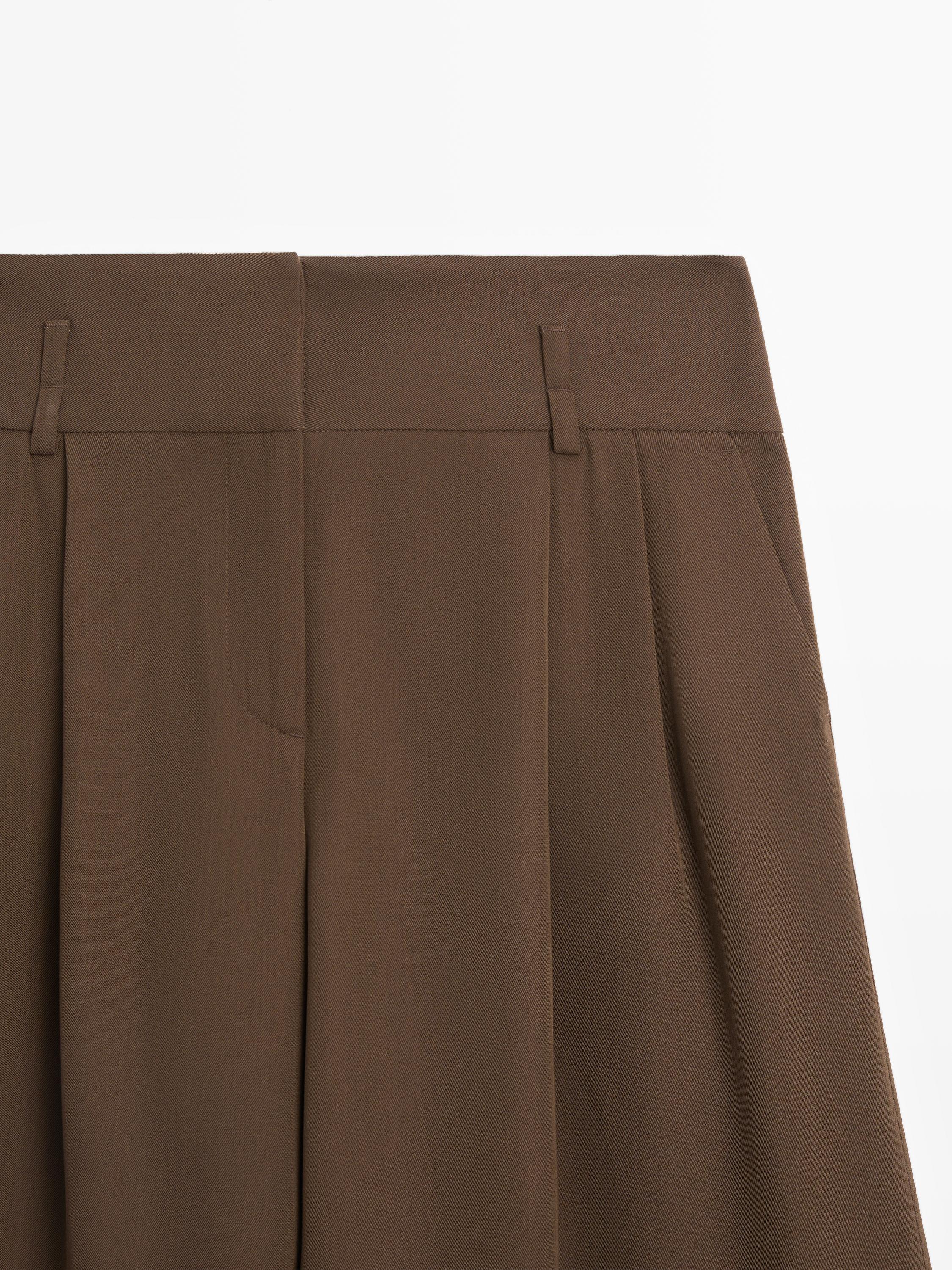 Long Bermuda shorts with turn-up hems — GREEN