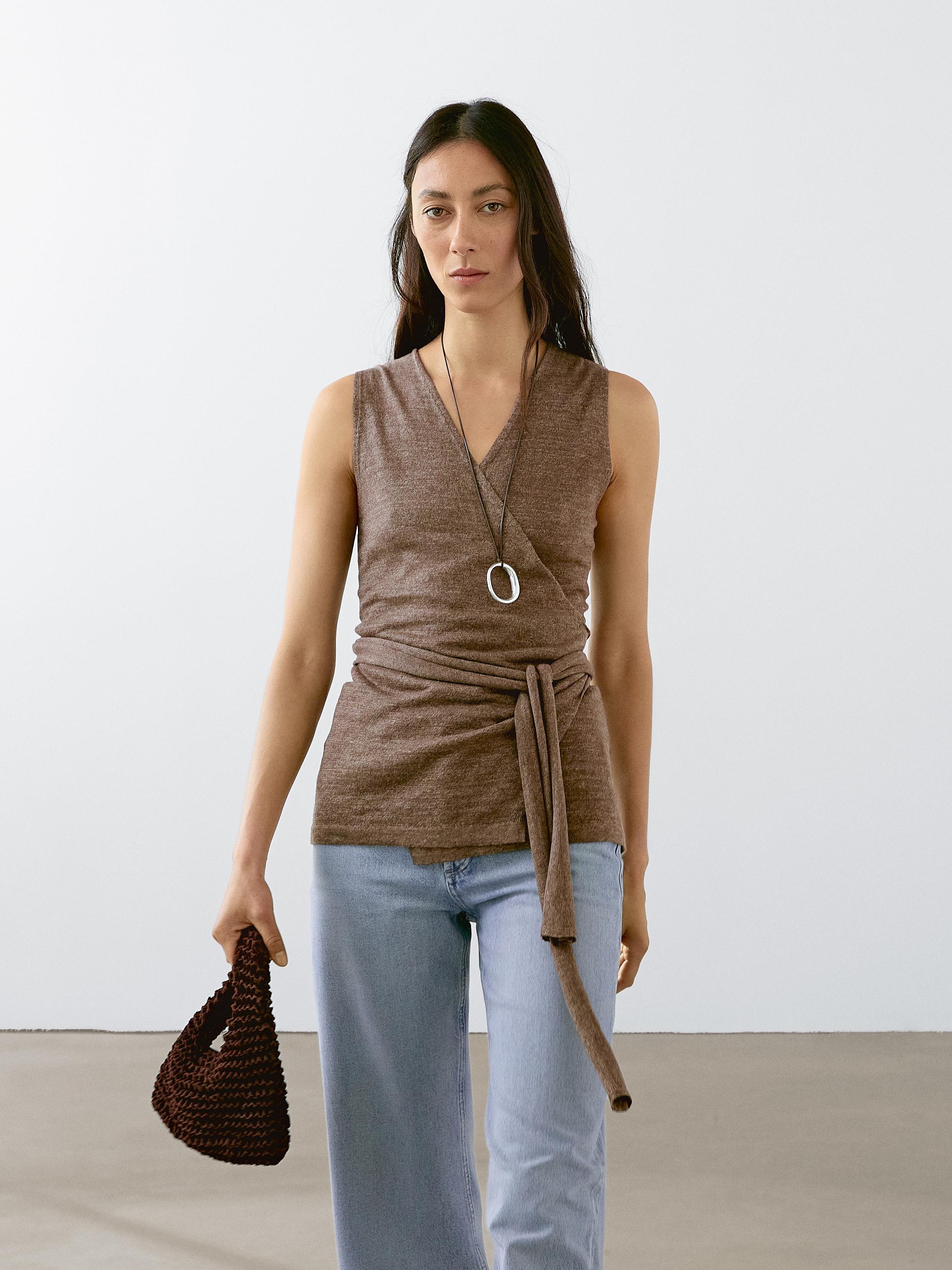 Top incrociato in maglia misto lino