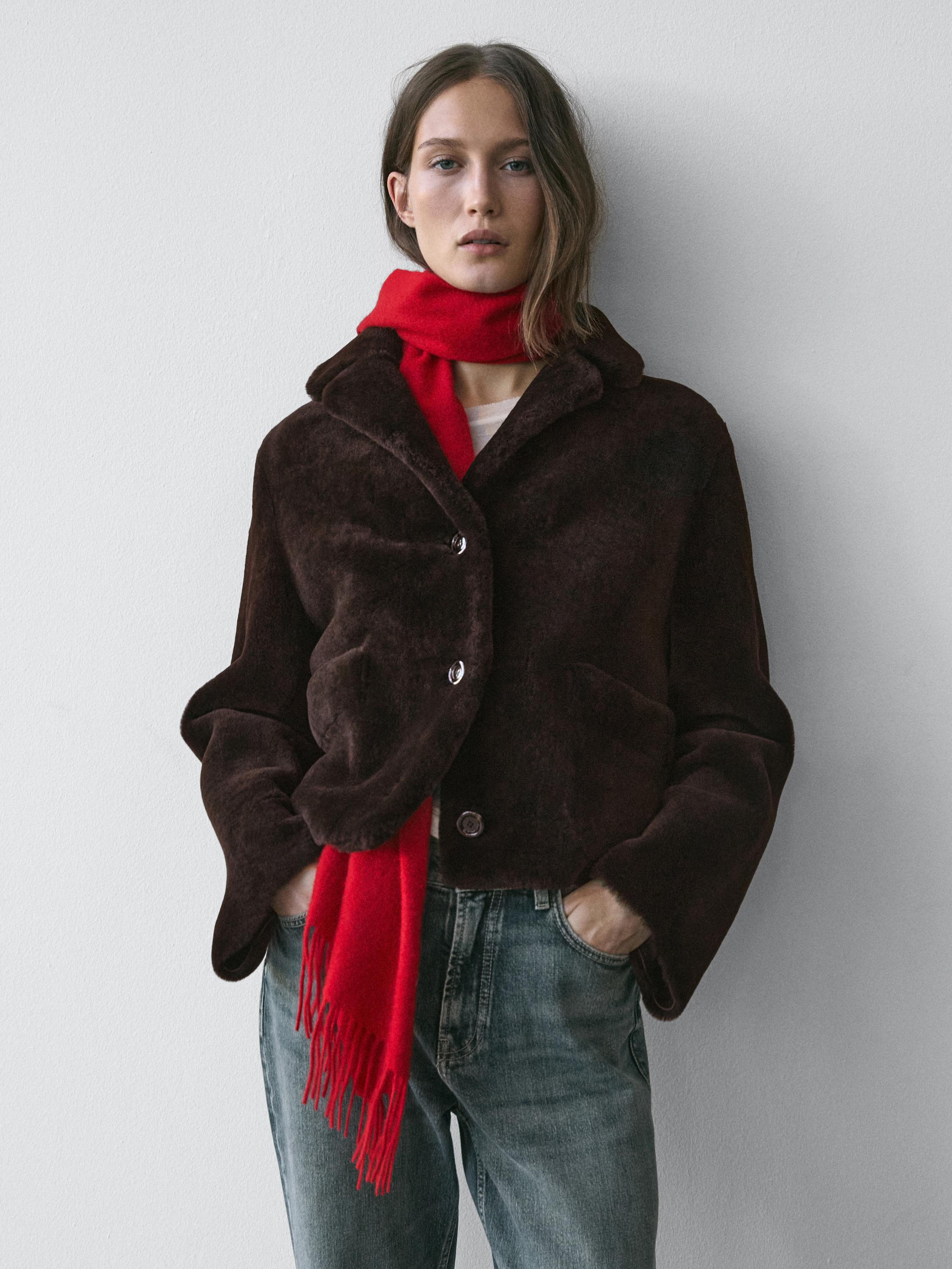 Kurze Jacke aus Leder mit Schafpelz