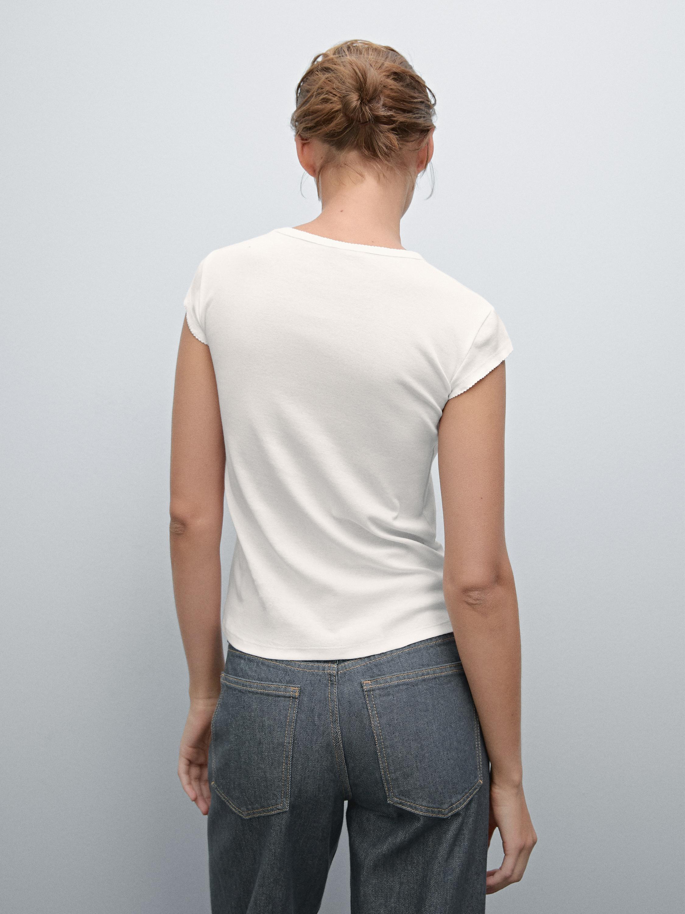 Tričko s krátkými rukávy a detaily lemování