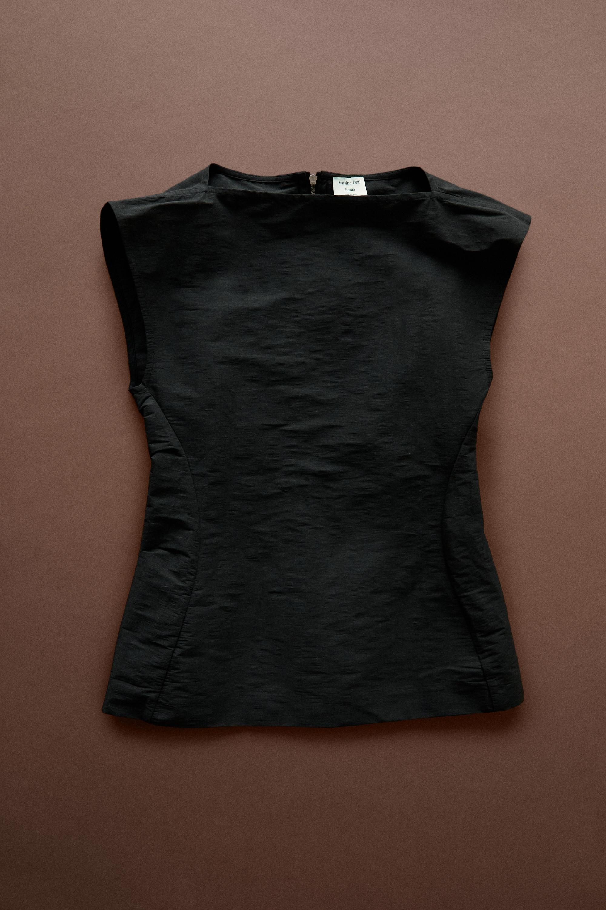Fitted zip-detail top - STUDIO — BLACK