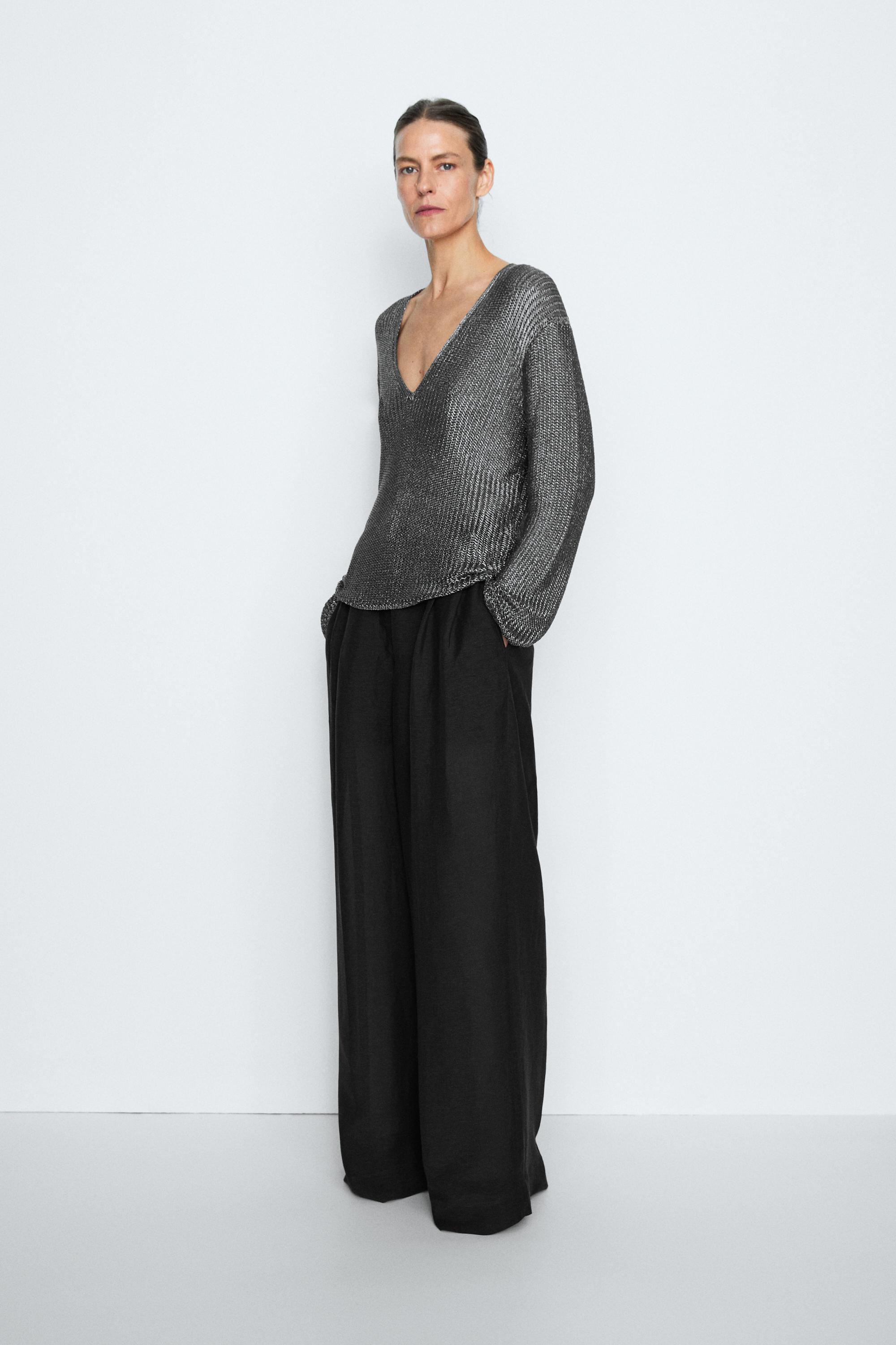 Metallic knit V-neck sweater - STUDIO — Silver