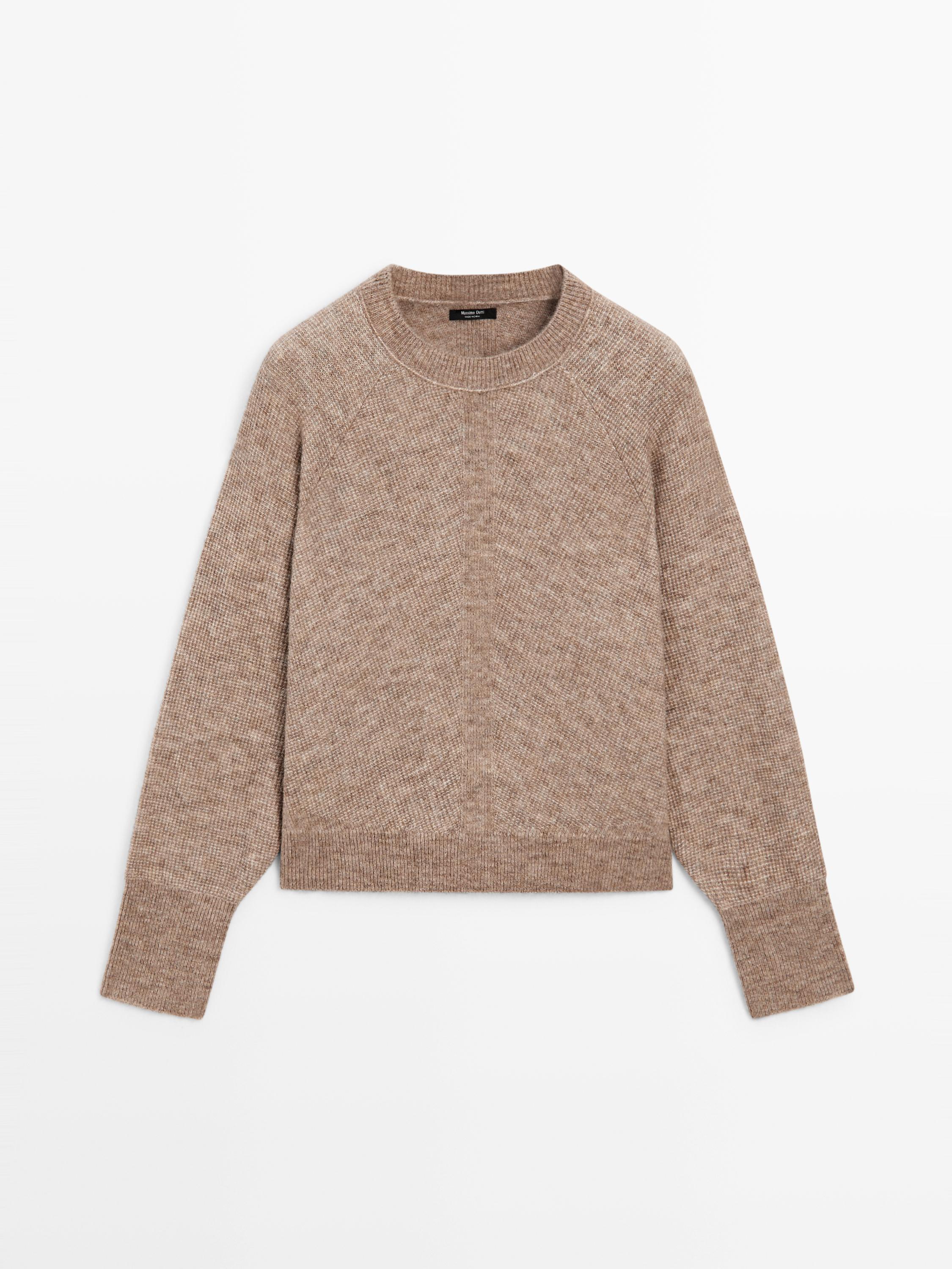 Sweter rajut leher bulat campuran wol