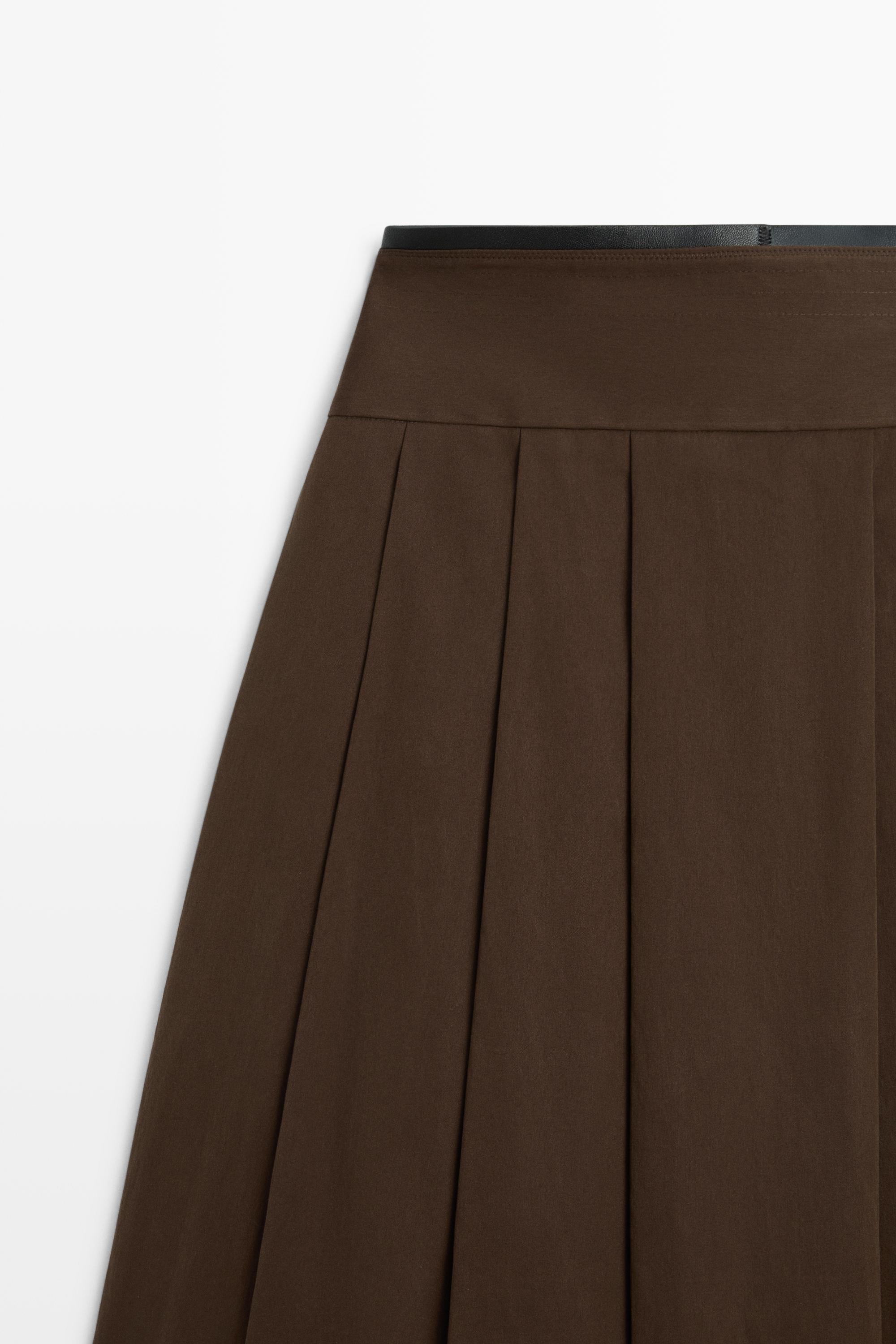 Pleated midi skirt with leather detail — Chocolate