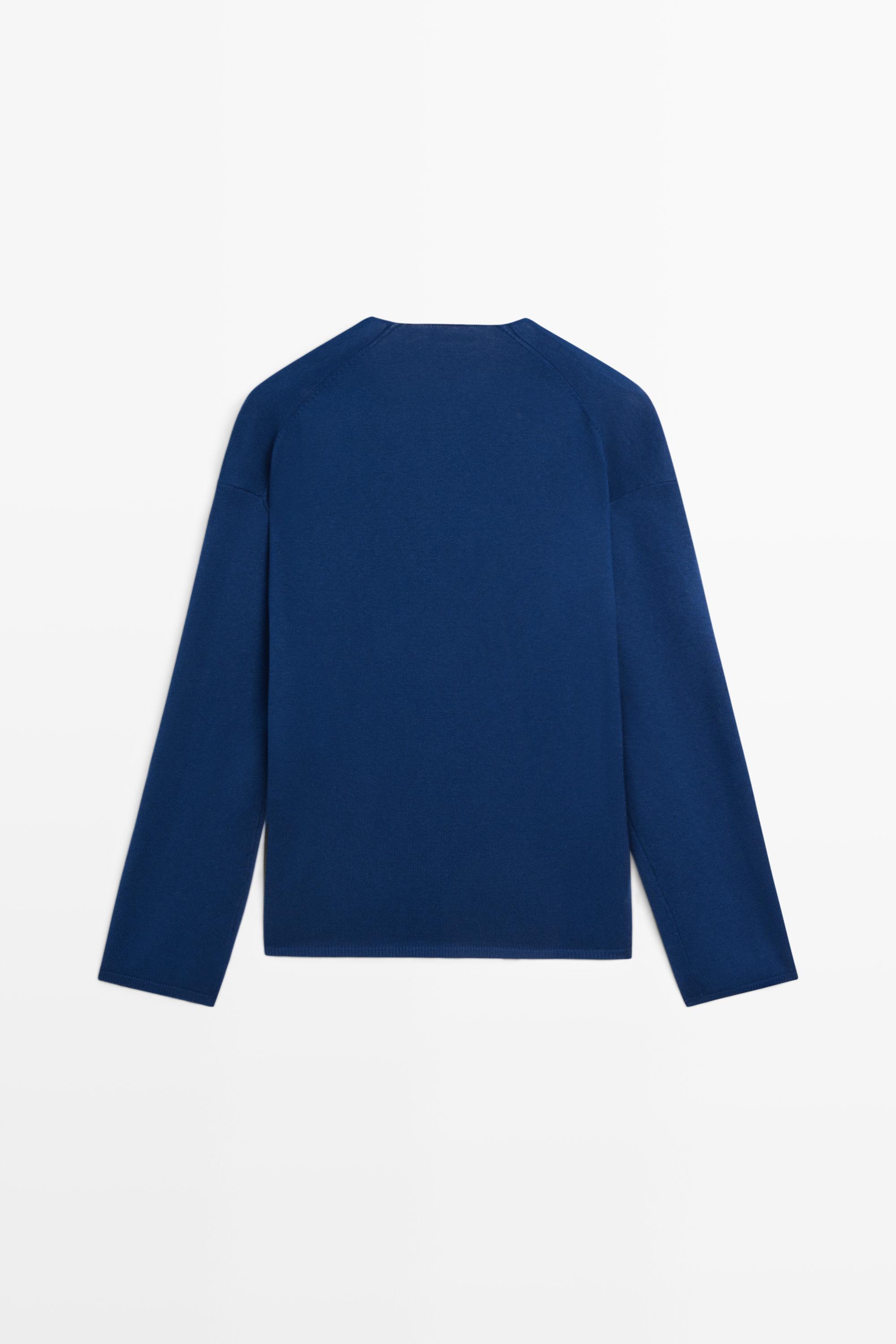 Striped V-neck knit sweater — NAVY BLUE