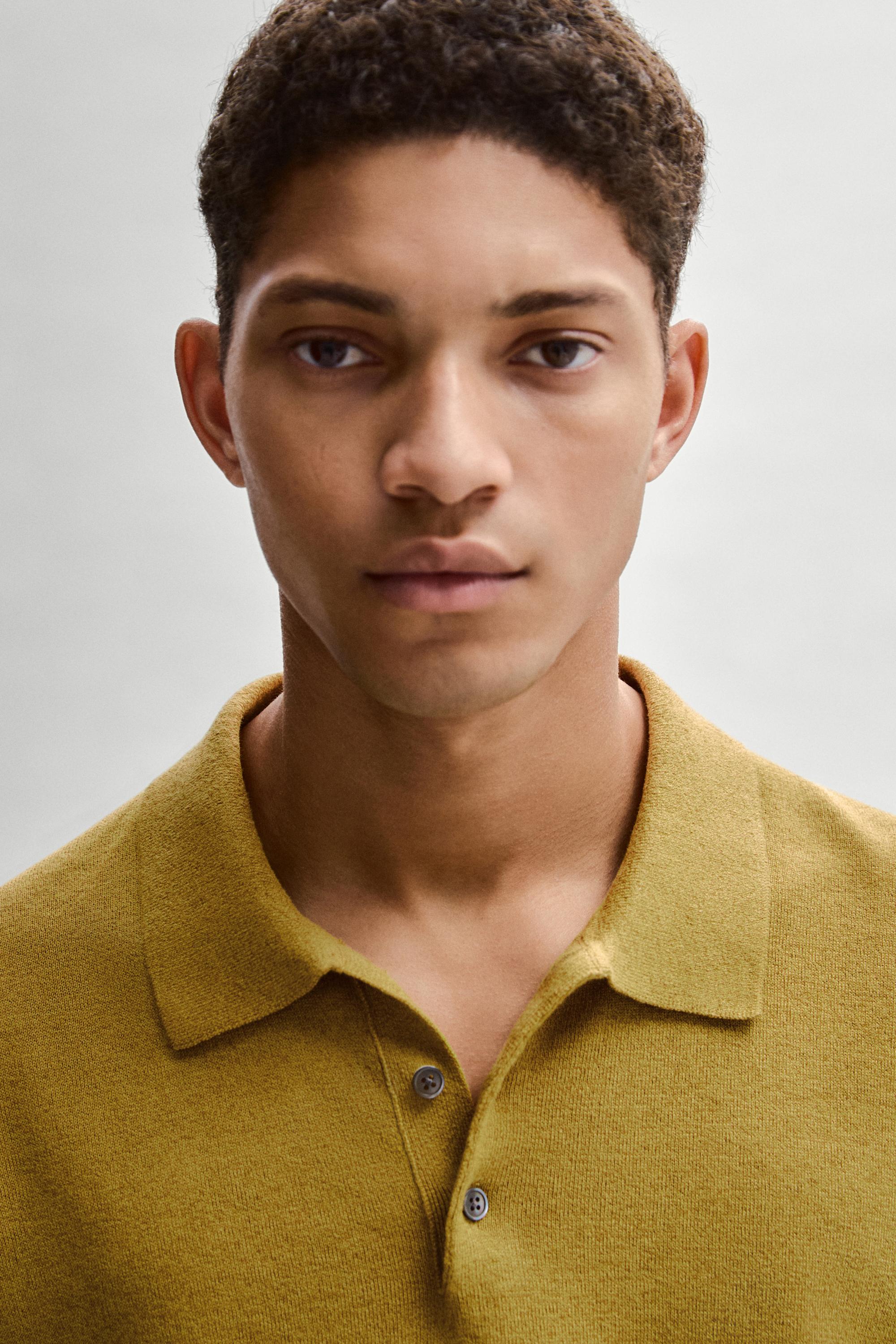 Short sleeve cotton and linen knit polo shirt — OIL