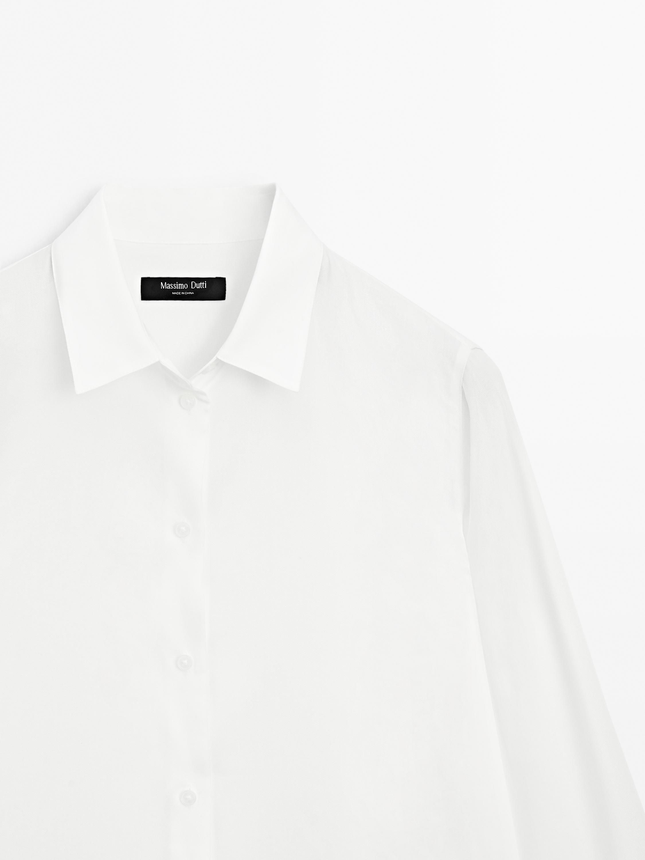 Flowing shirt with shirt collar