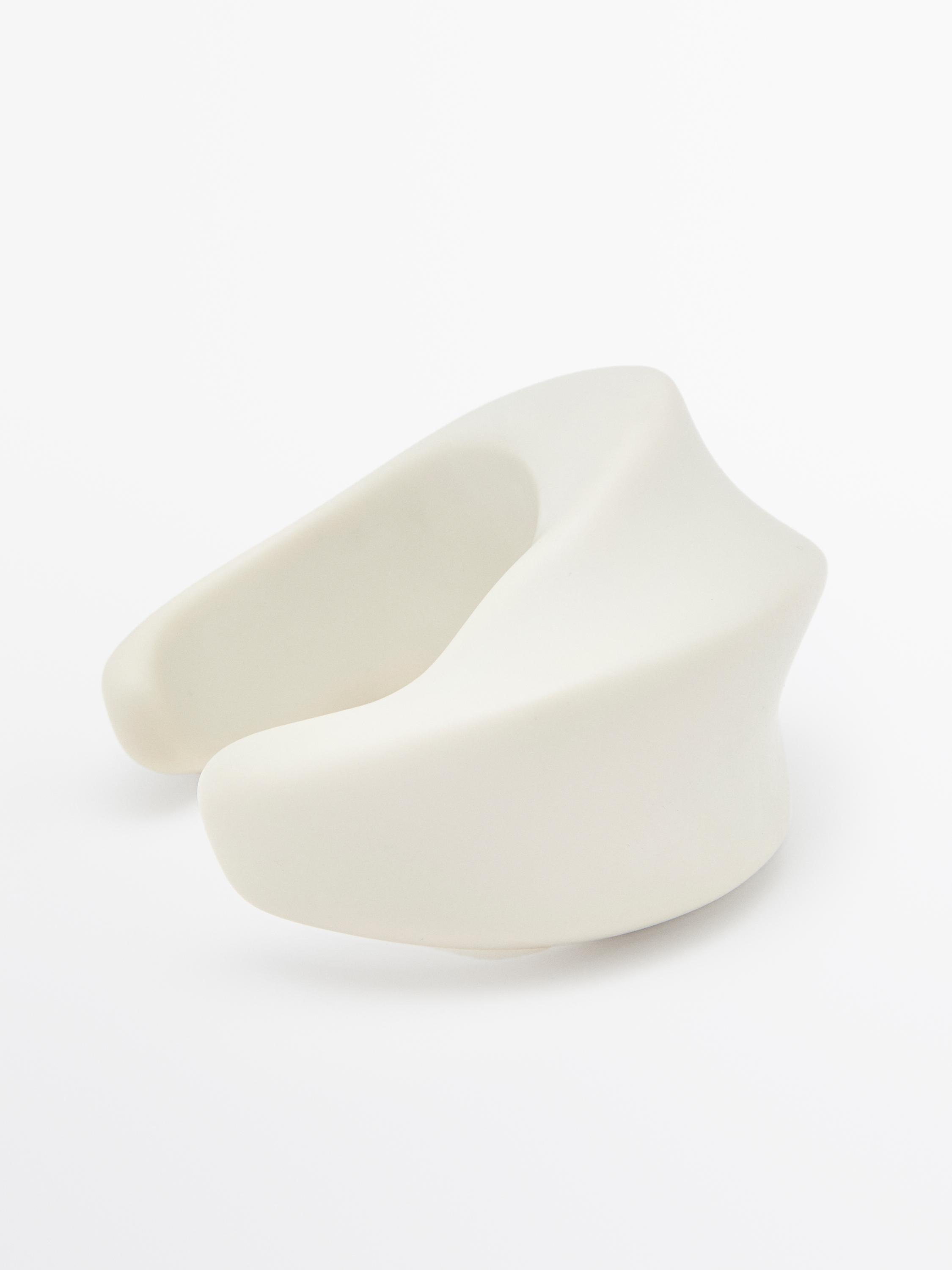 Wide moulded bracelet — CREAM
