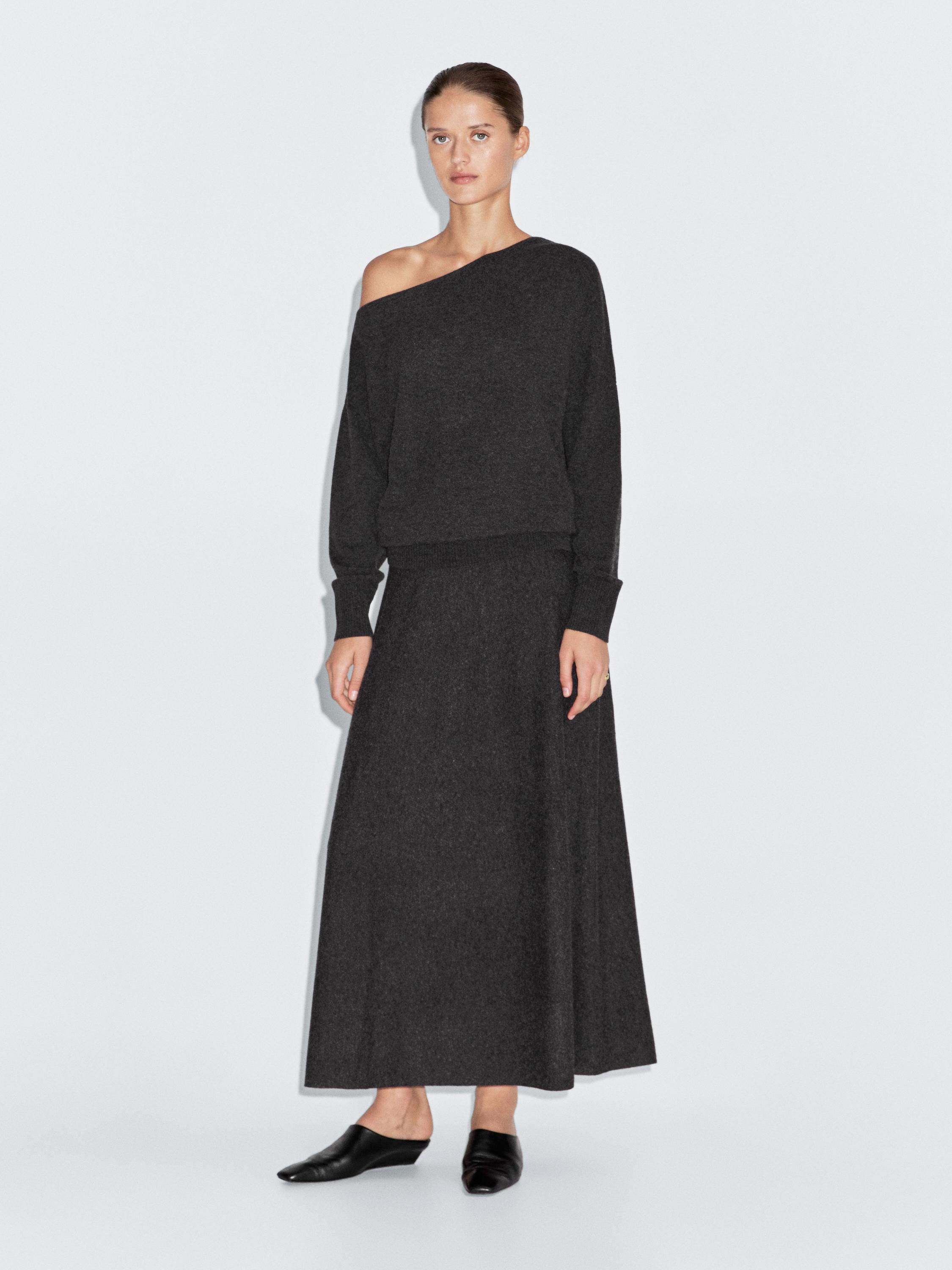 Saia comprida de malha em evasê com lã