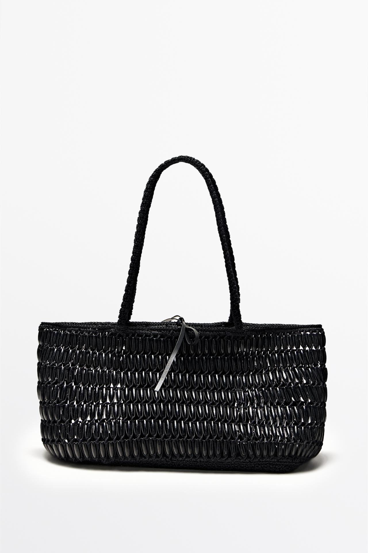 Tote bag with wooden details — BLACK