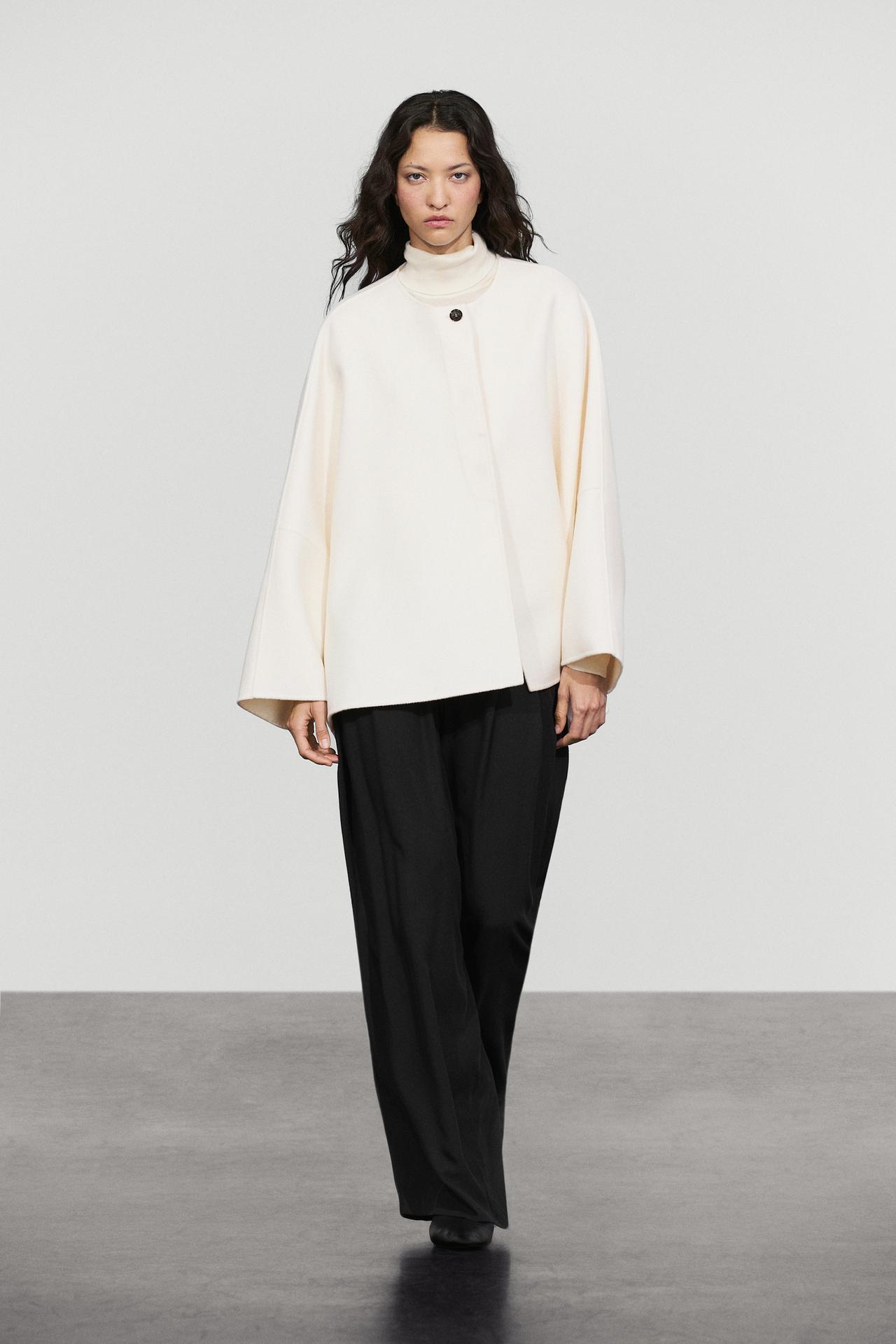 Wool blend voluminous cape coat — Beige