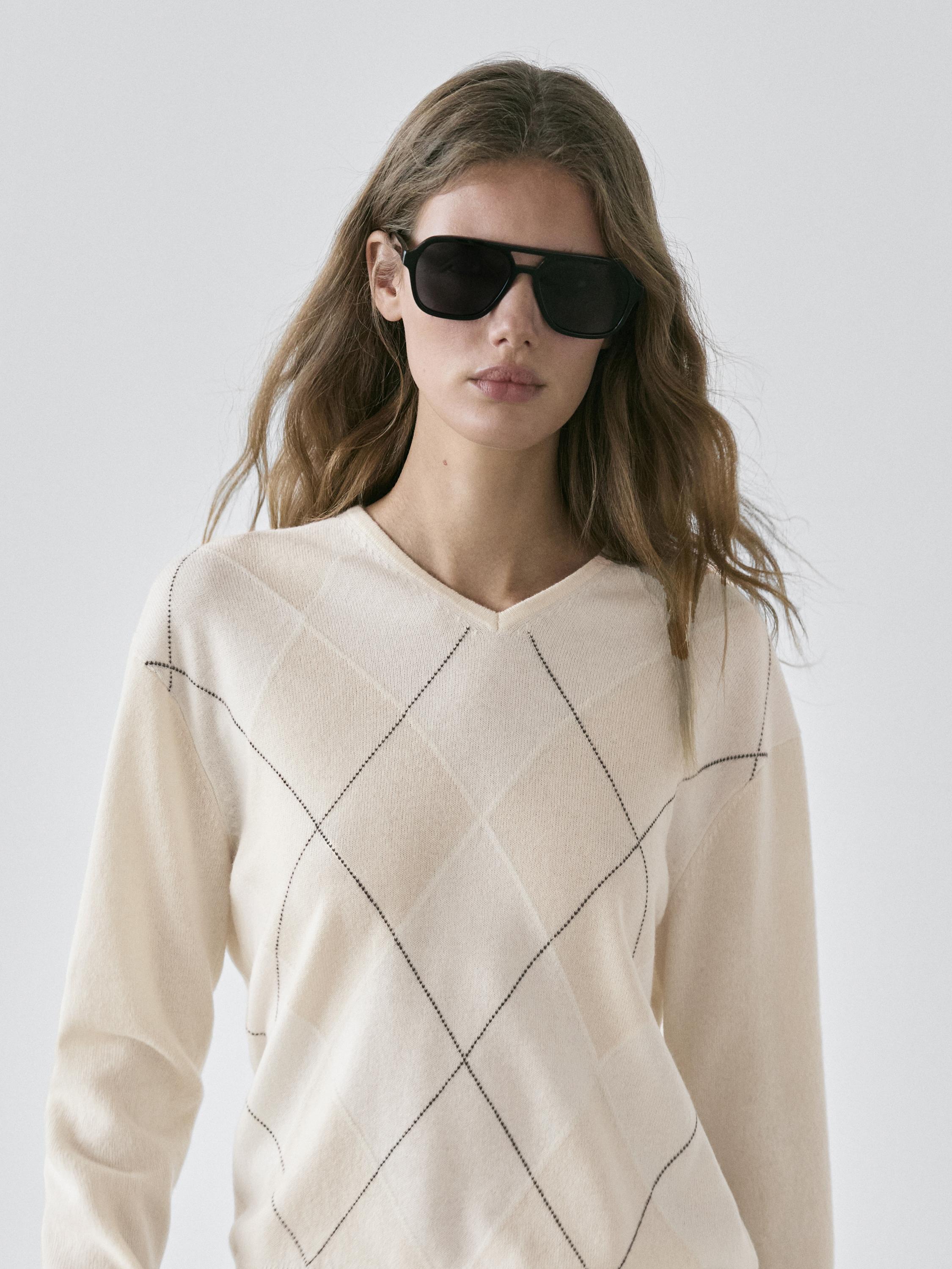 100% wool Argyle knit sweater