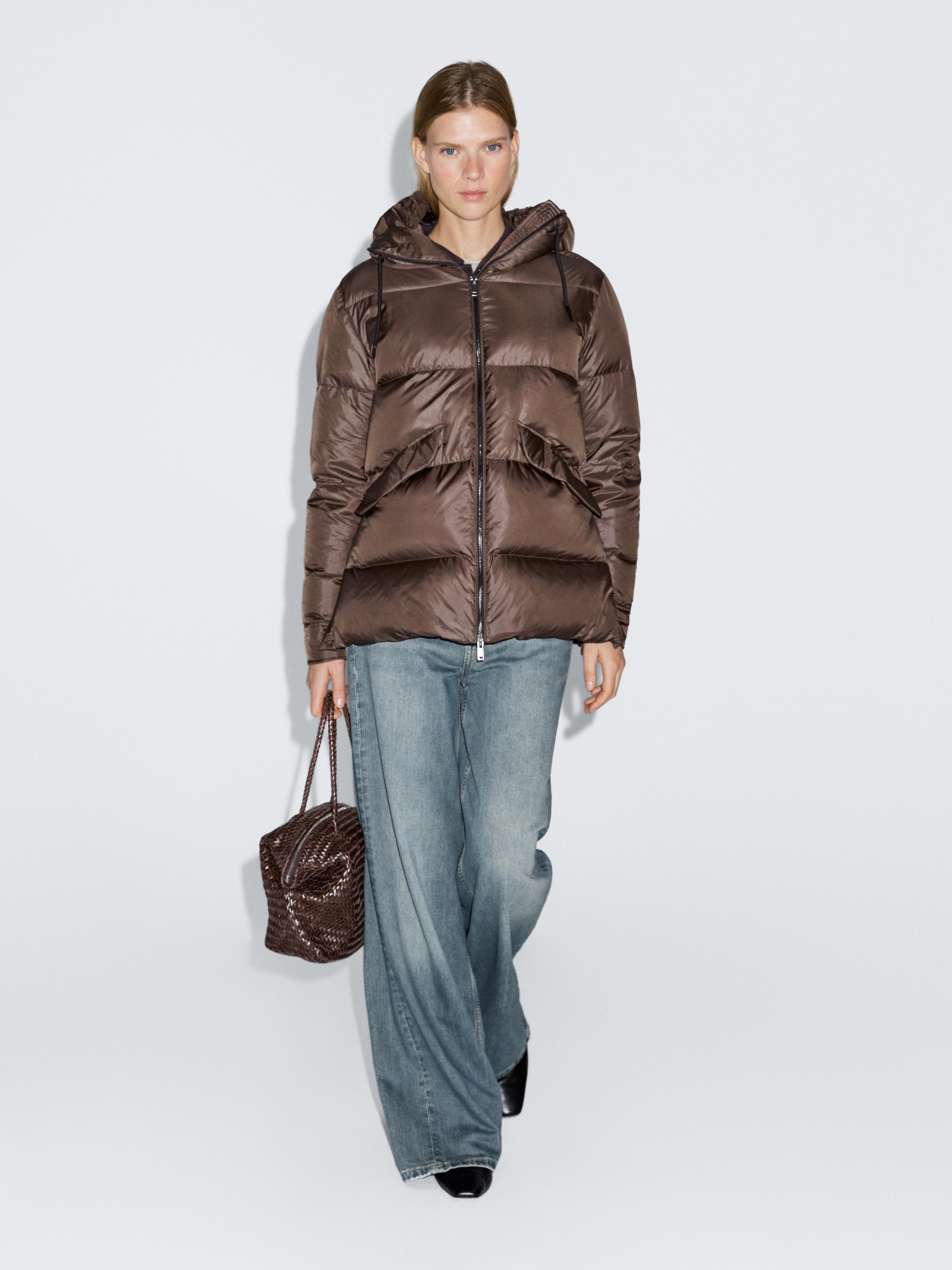 Water-repellent shiny down jacket