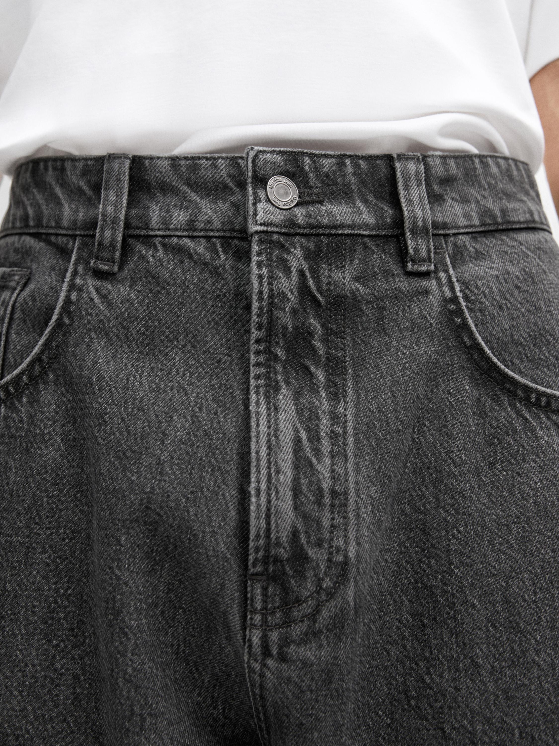 Wide-leg jeans