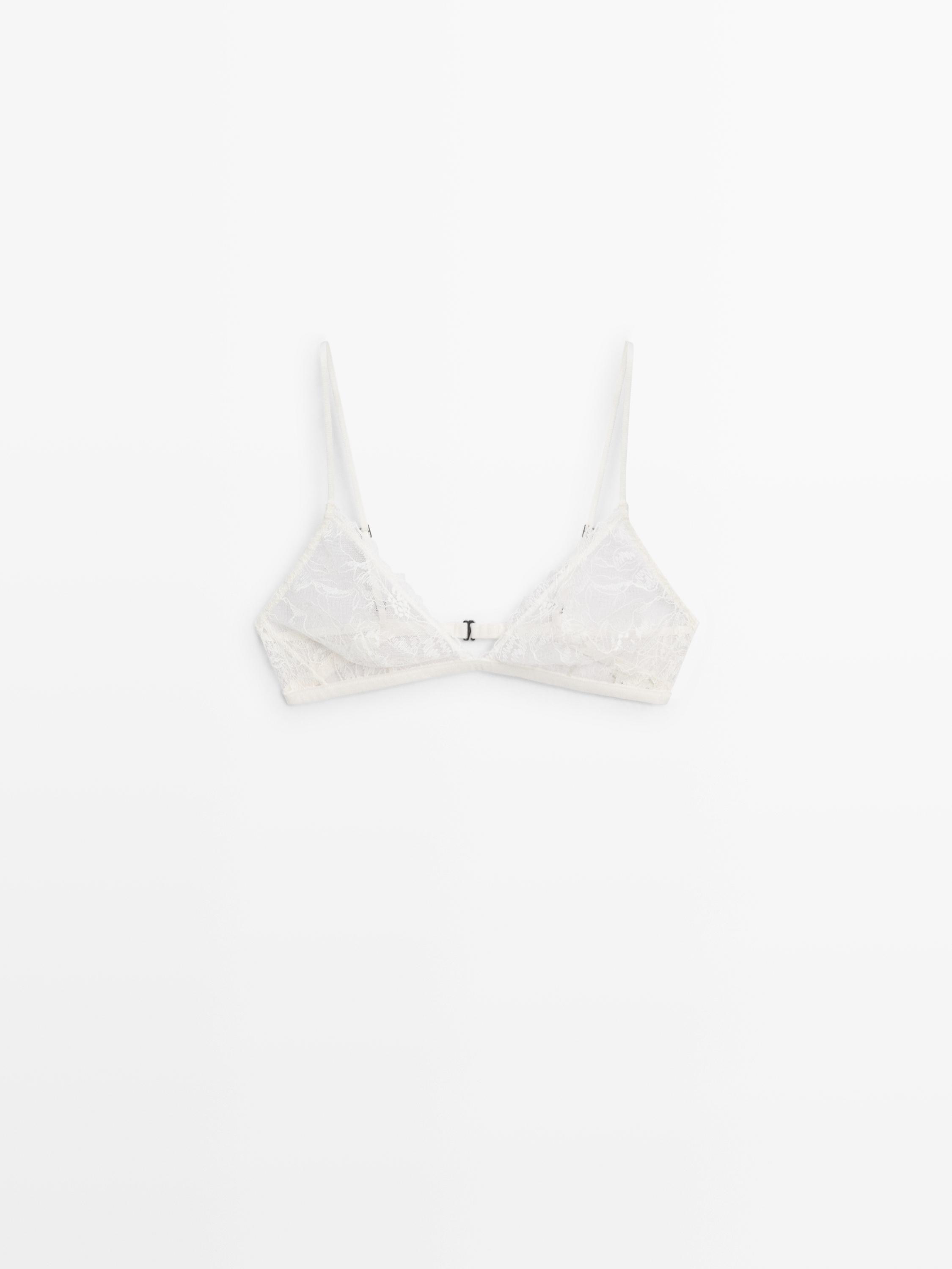 Lace bralette with scalloped details