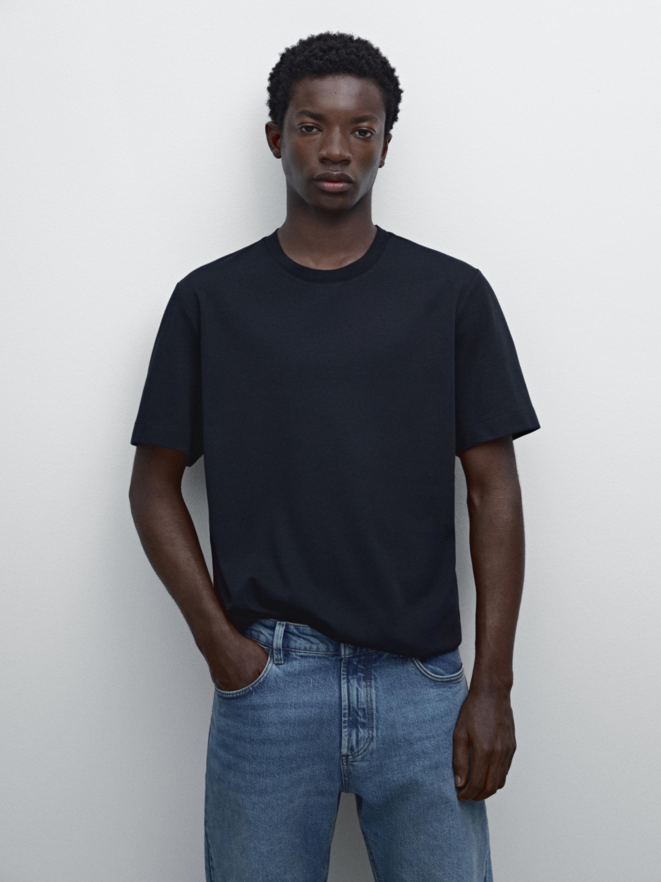 تيشرت قطن مفصل بياقة مضلعة