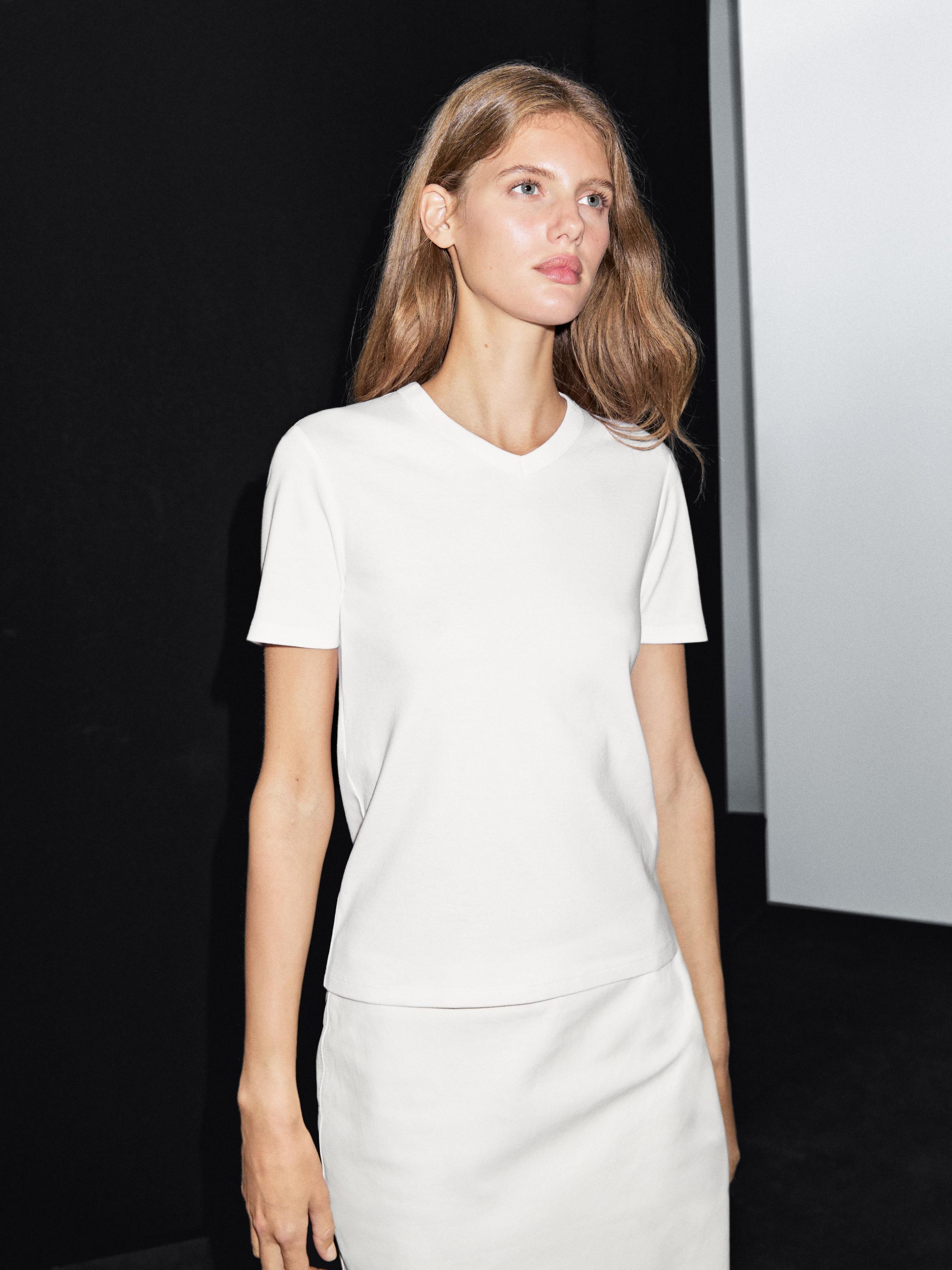 T-shirt 100&nbsp;% coton à col en V