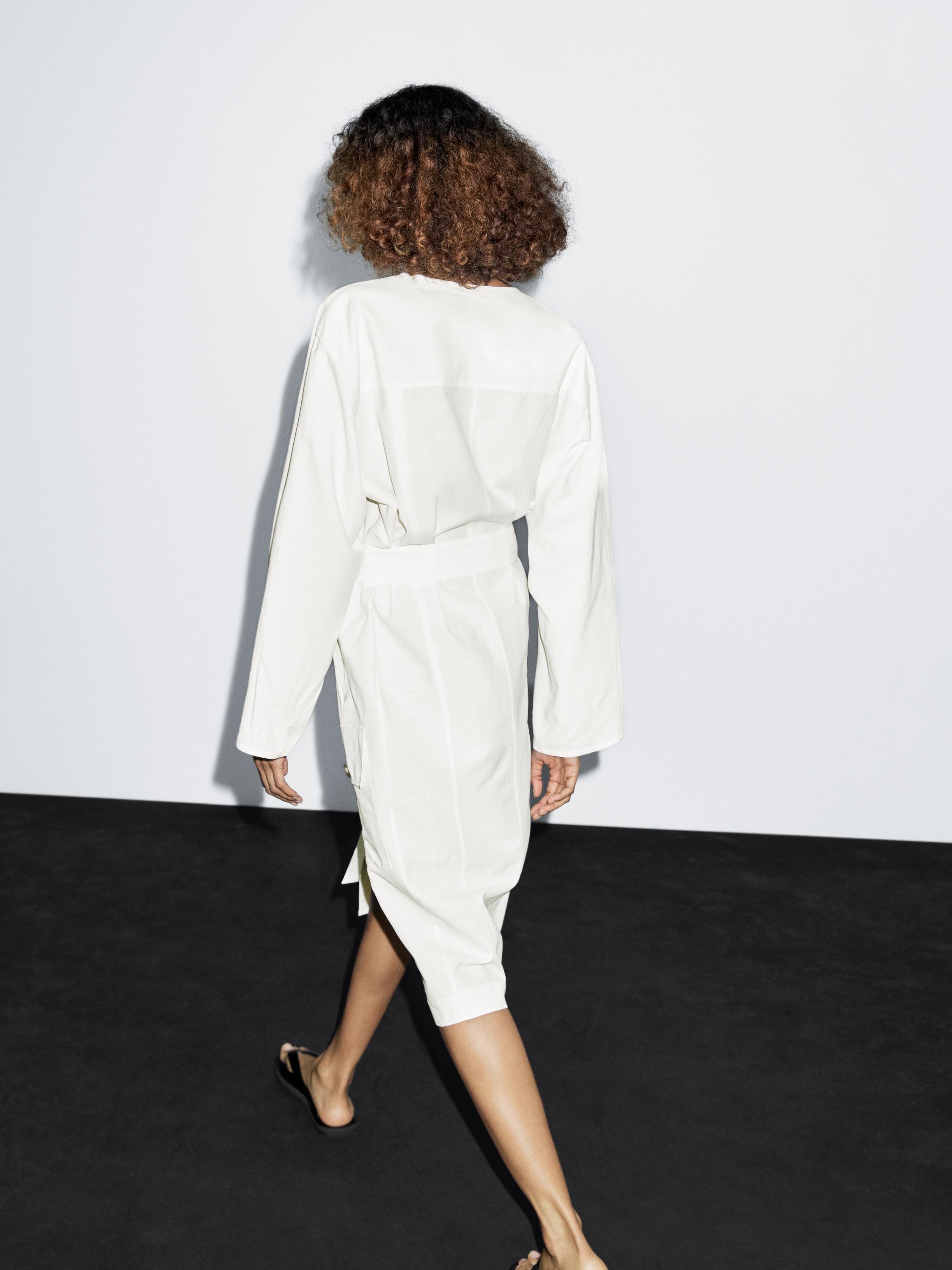 Shirt dress with contrast buttons