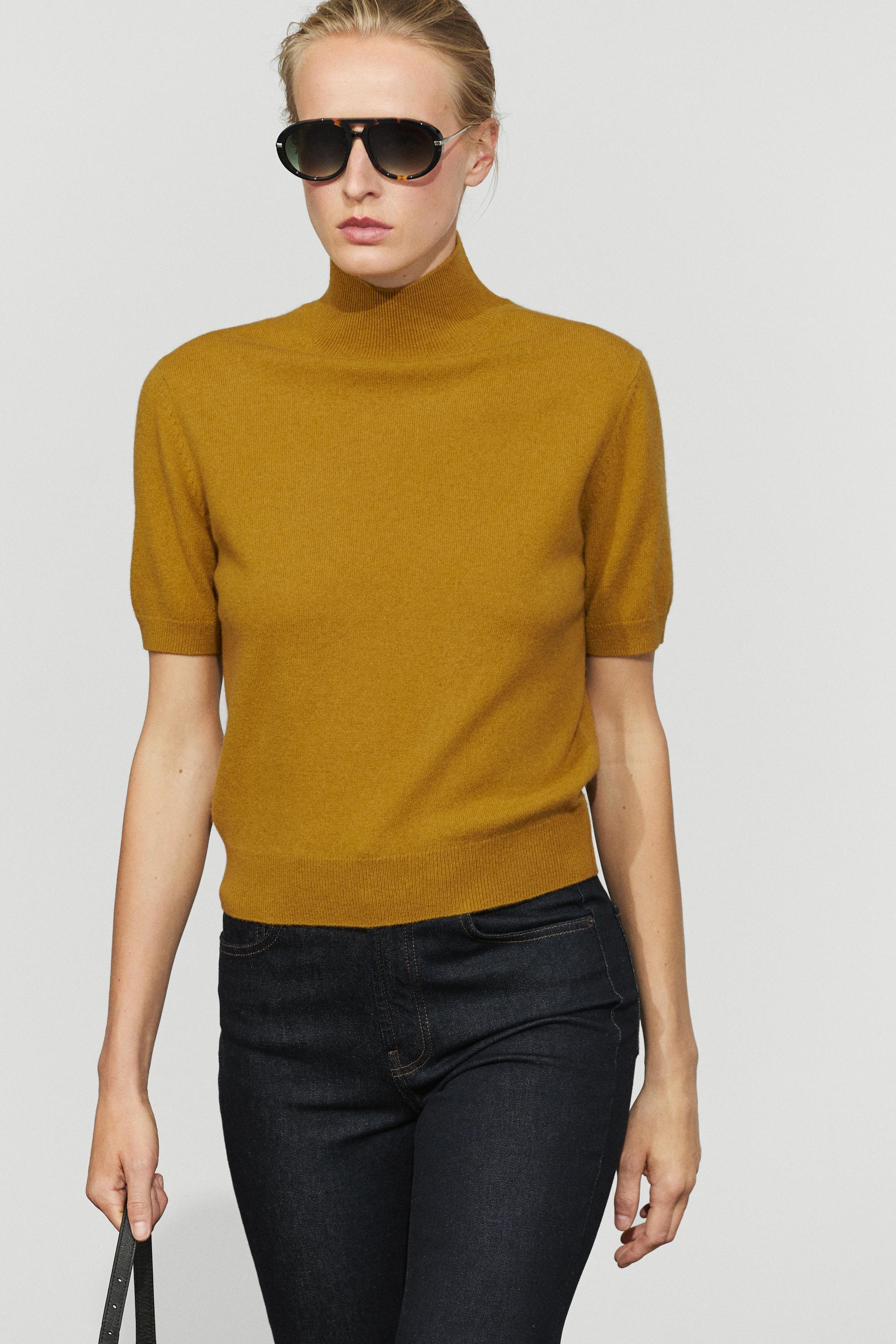 Wool-cashmere blend short sleeve knit sweater