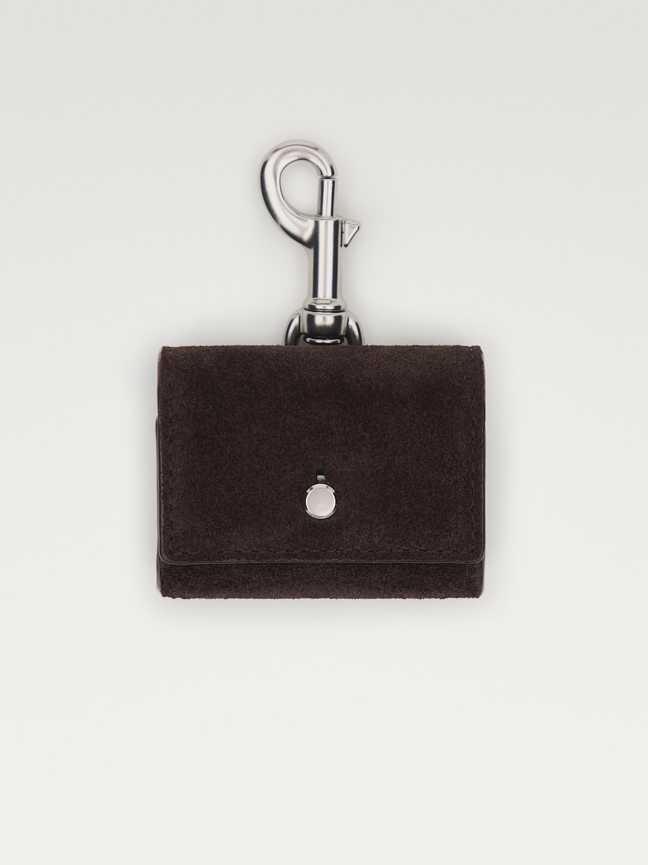 حافظة سماعات إيربود من جلد شمواه