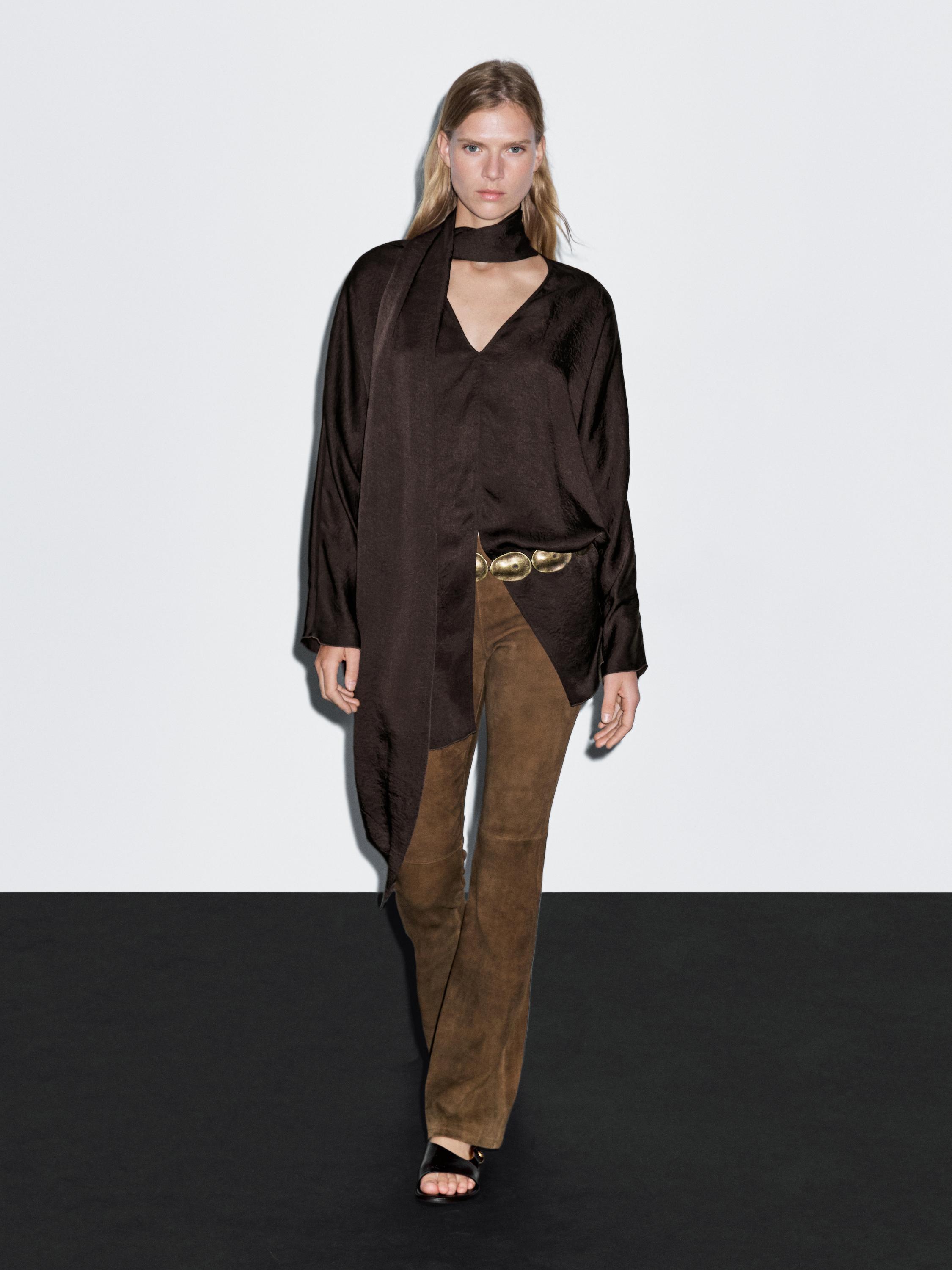 Blusa larga fluida cuello lazada