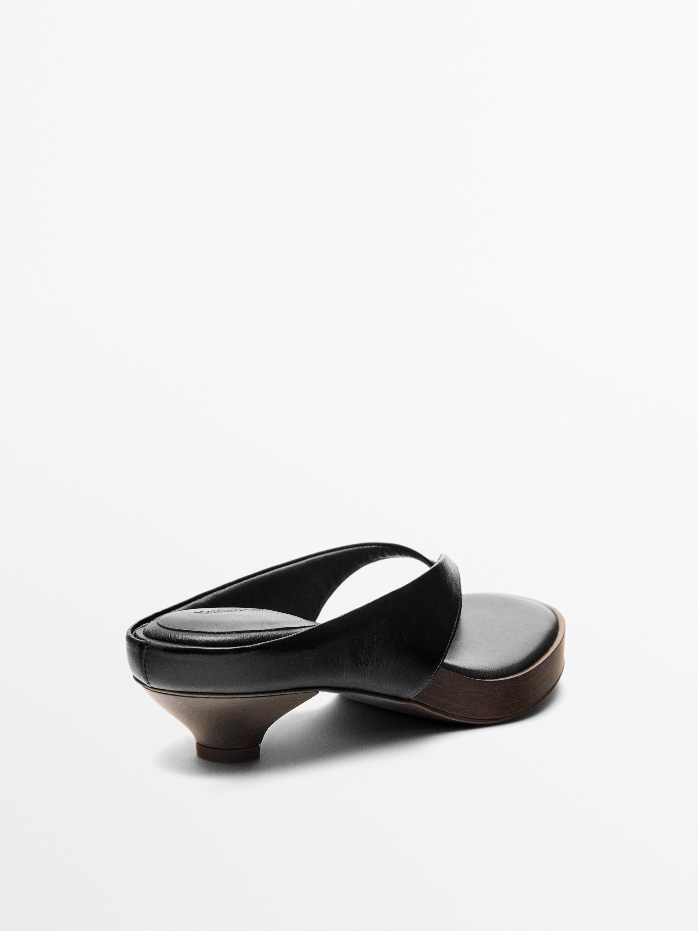 Mid-heel sandals with toe divider — BLACK