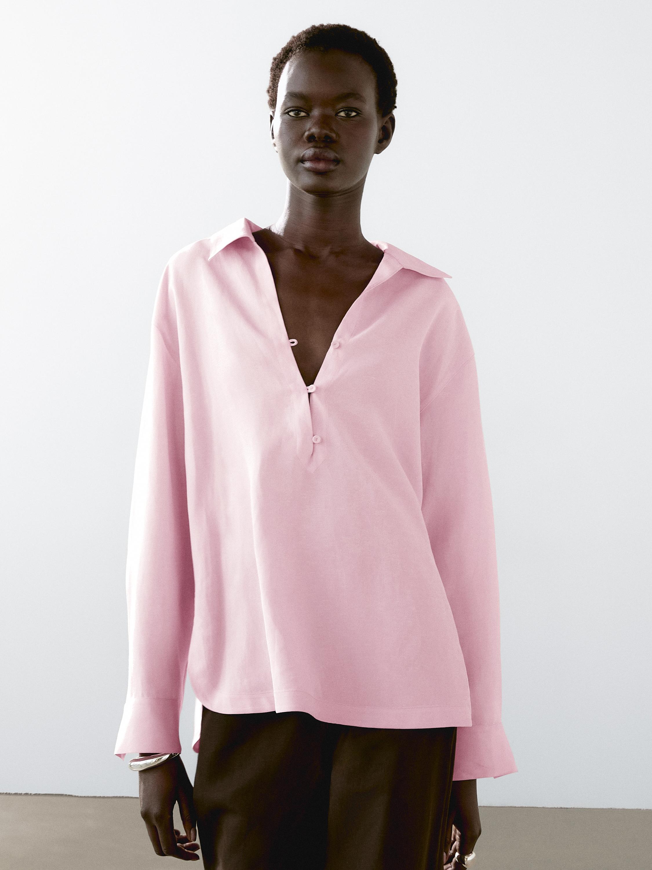 Lightweight blouse with polo collar