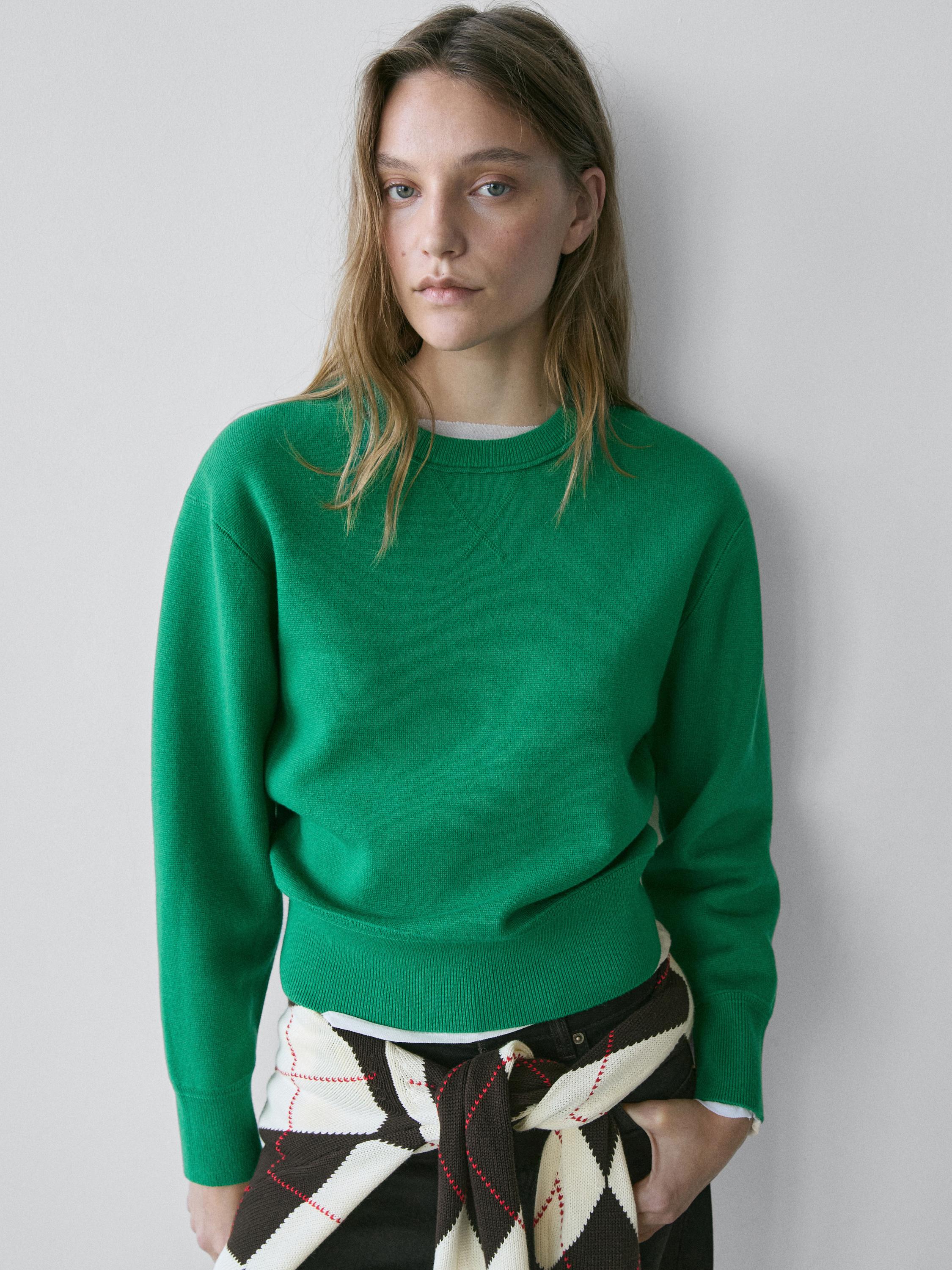 Set aus billardgrünem Jersey mit Rundhalsausschnitt und langen Ärmeln, Pullover mit geometrischem Muster an der Taille gebunden.