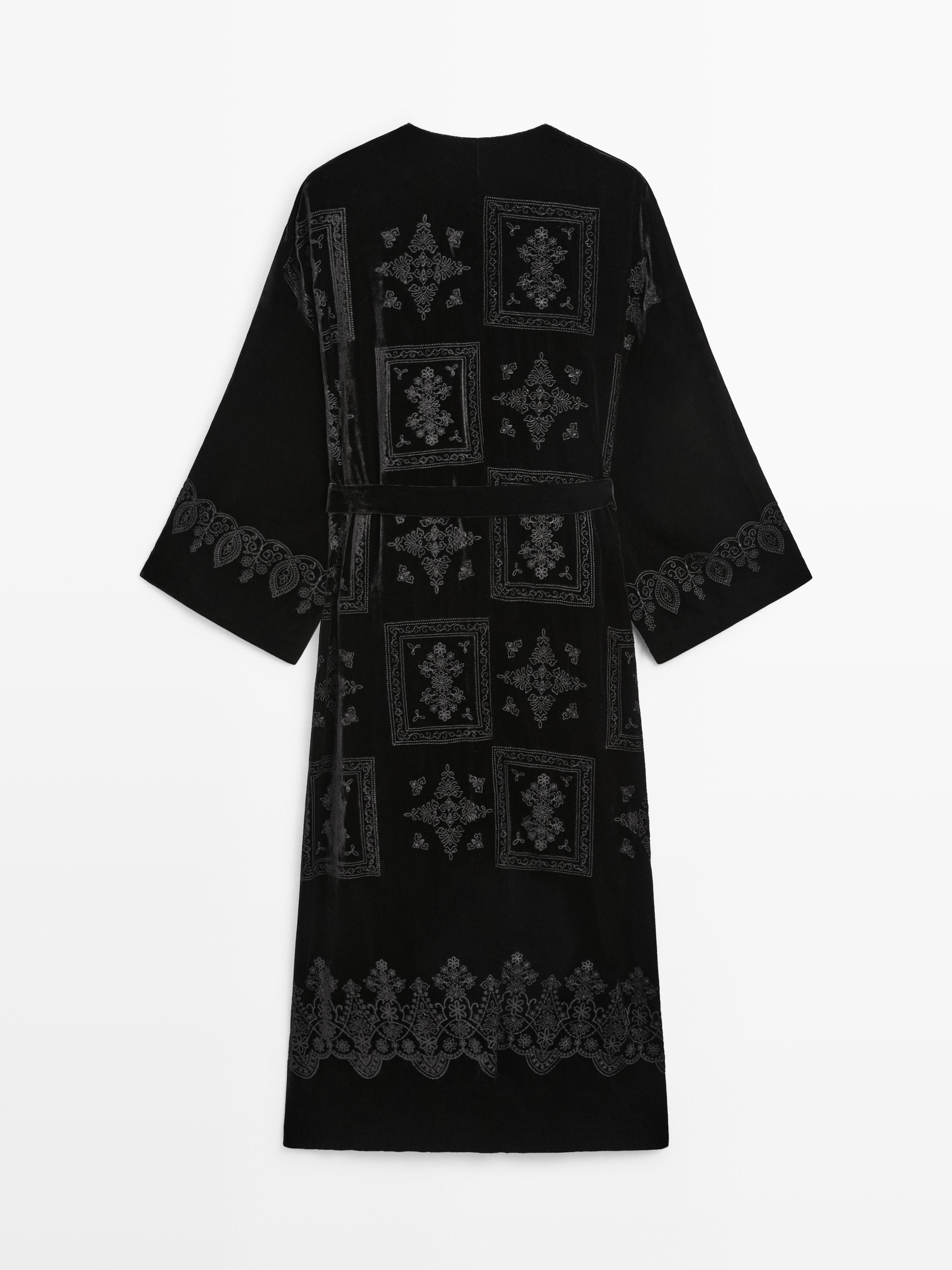 Long embroidered velvet kimono