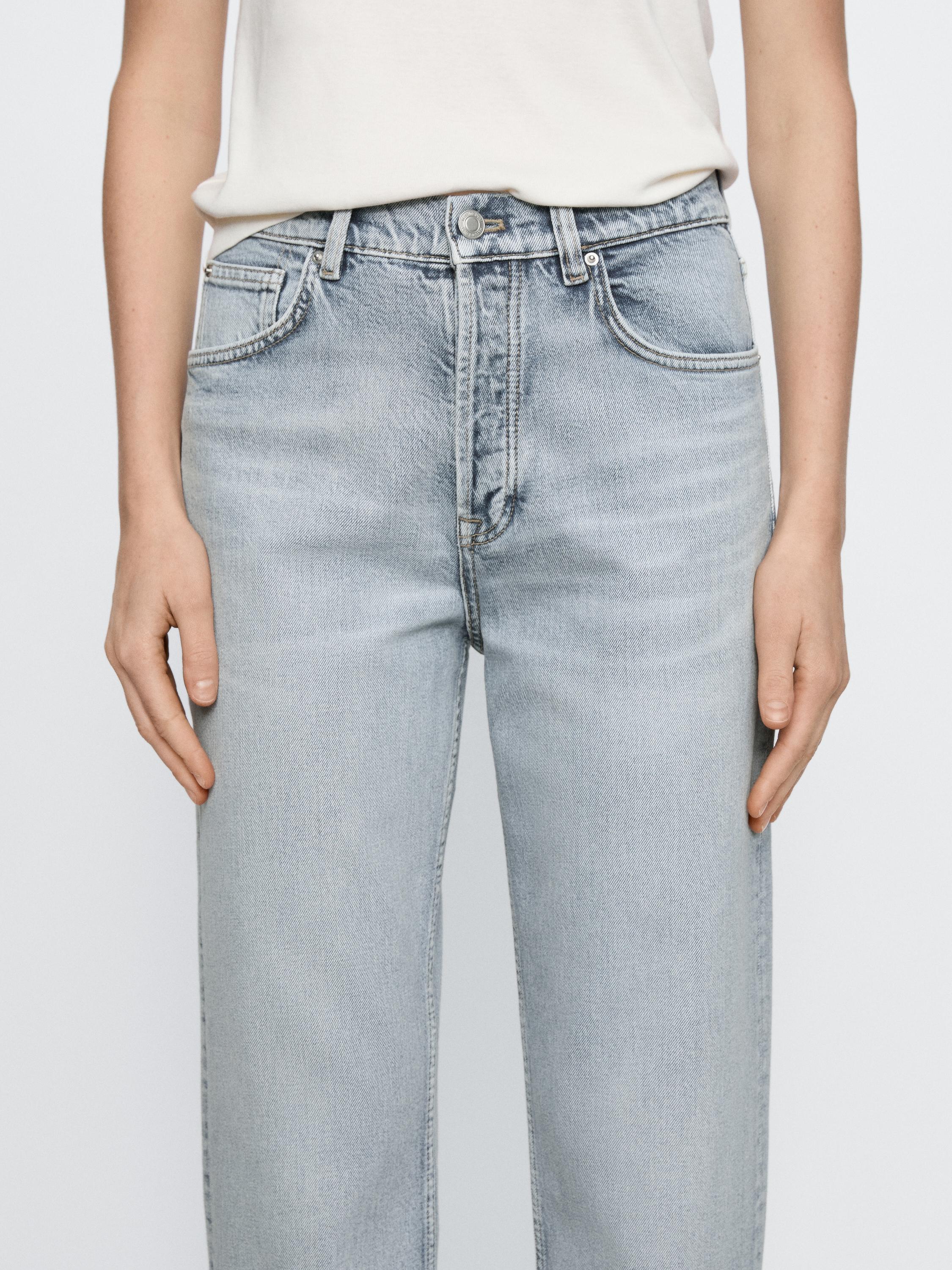 Straight mid-rise jeans