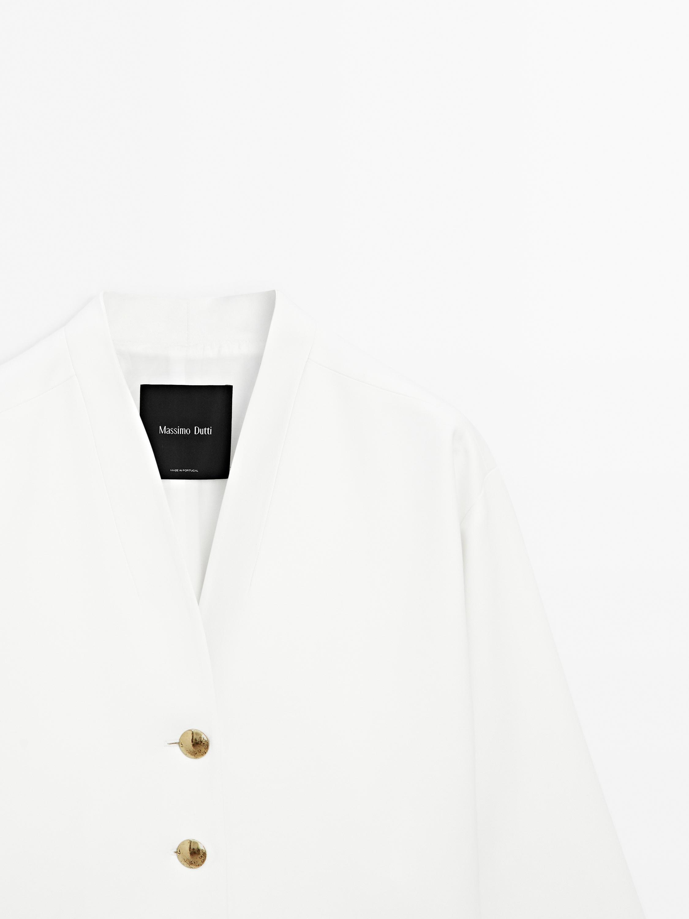 Fließender Blazer mit goldfarbenen Knöpfen - STUDIO