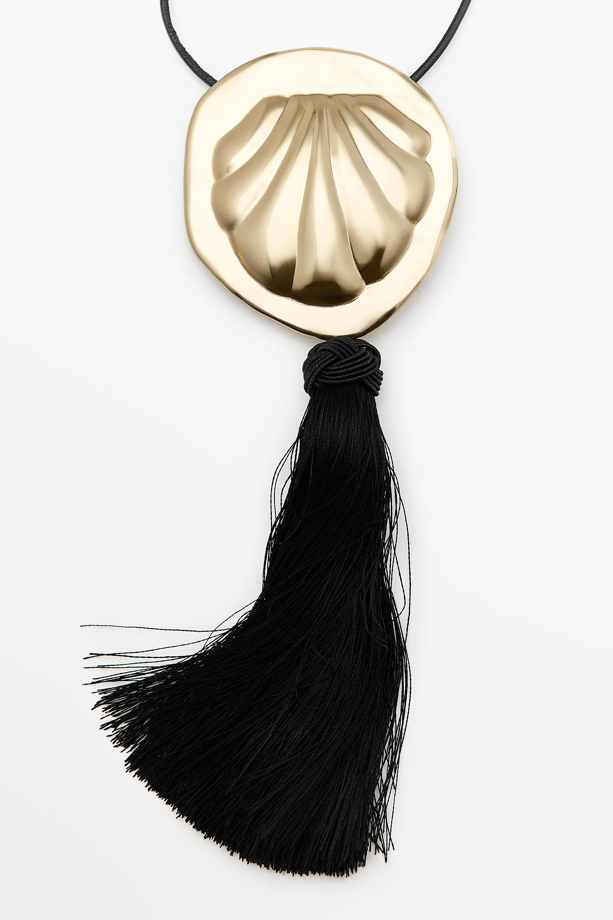 Shell pendant necklace with tassel — GOLDEN