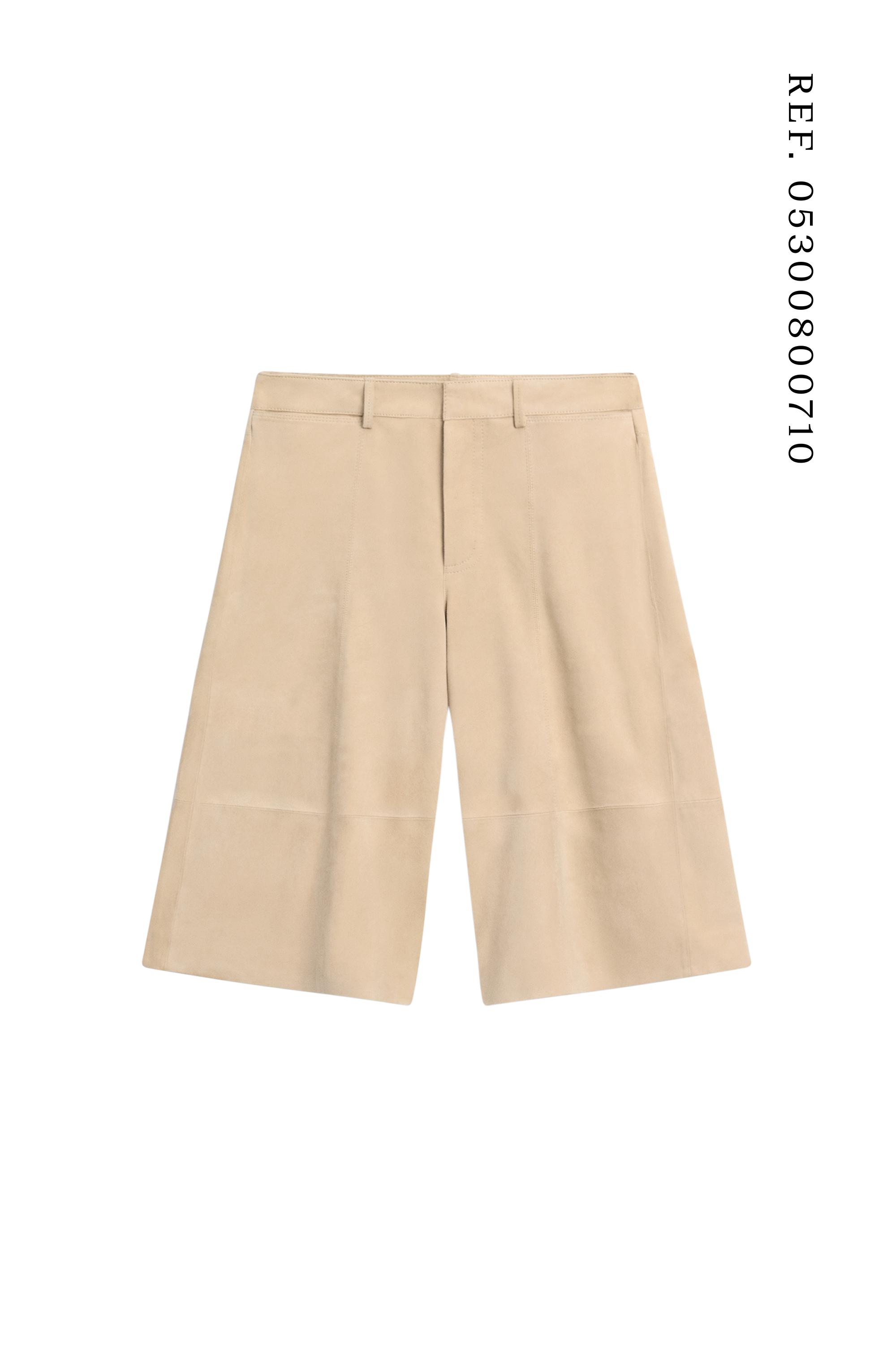 Long suede leather Bermuda shorts — BEIGE