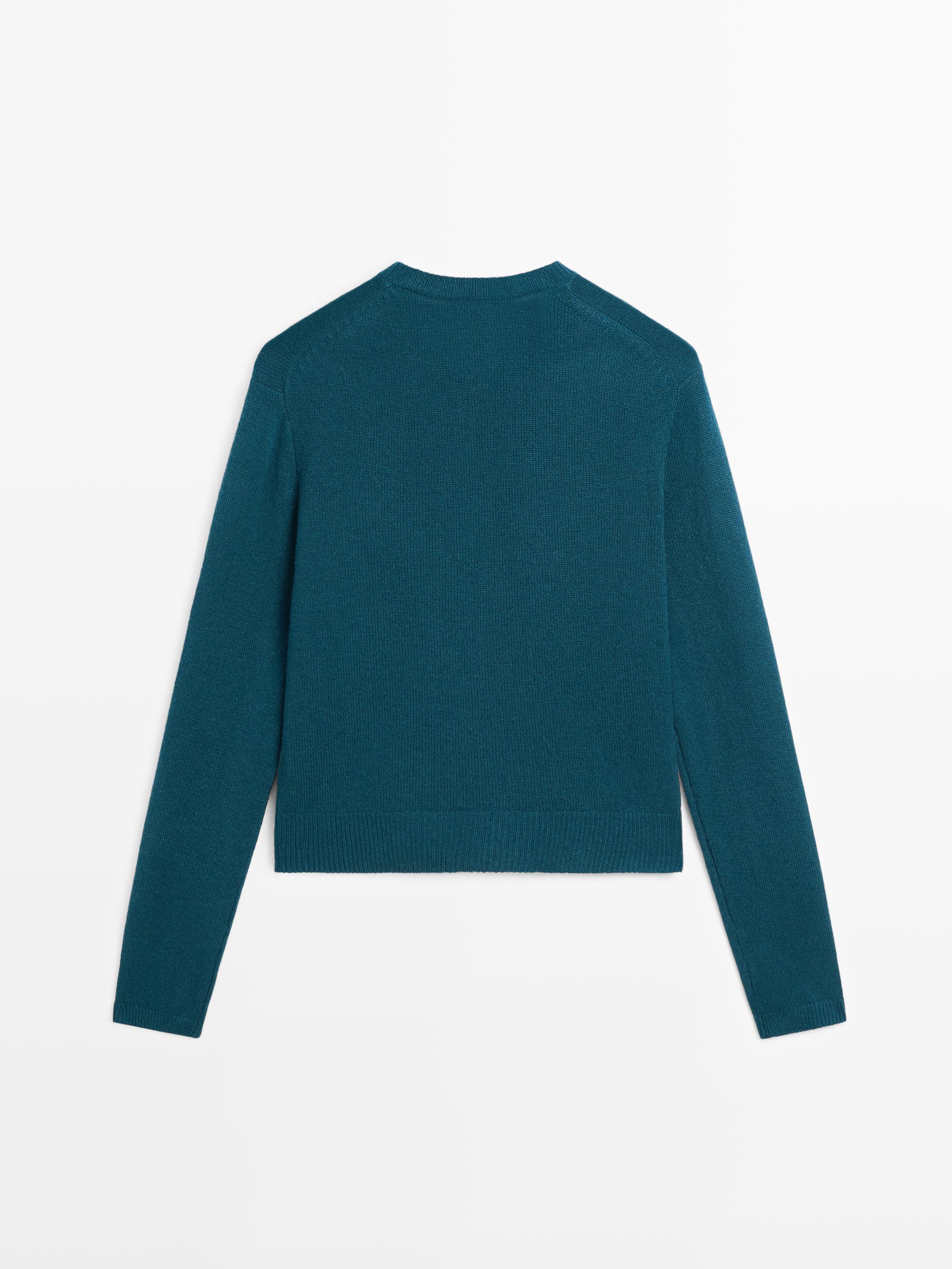 Yünlü kaplı düğmeli triko hırka